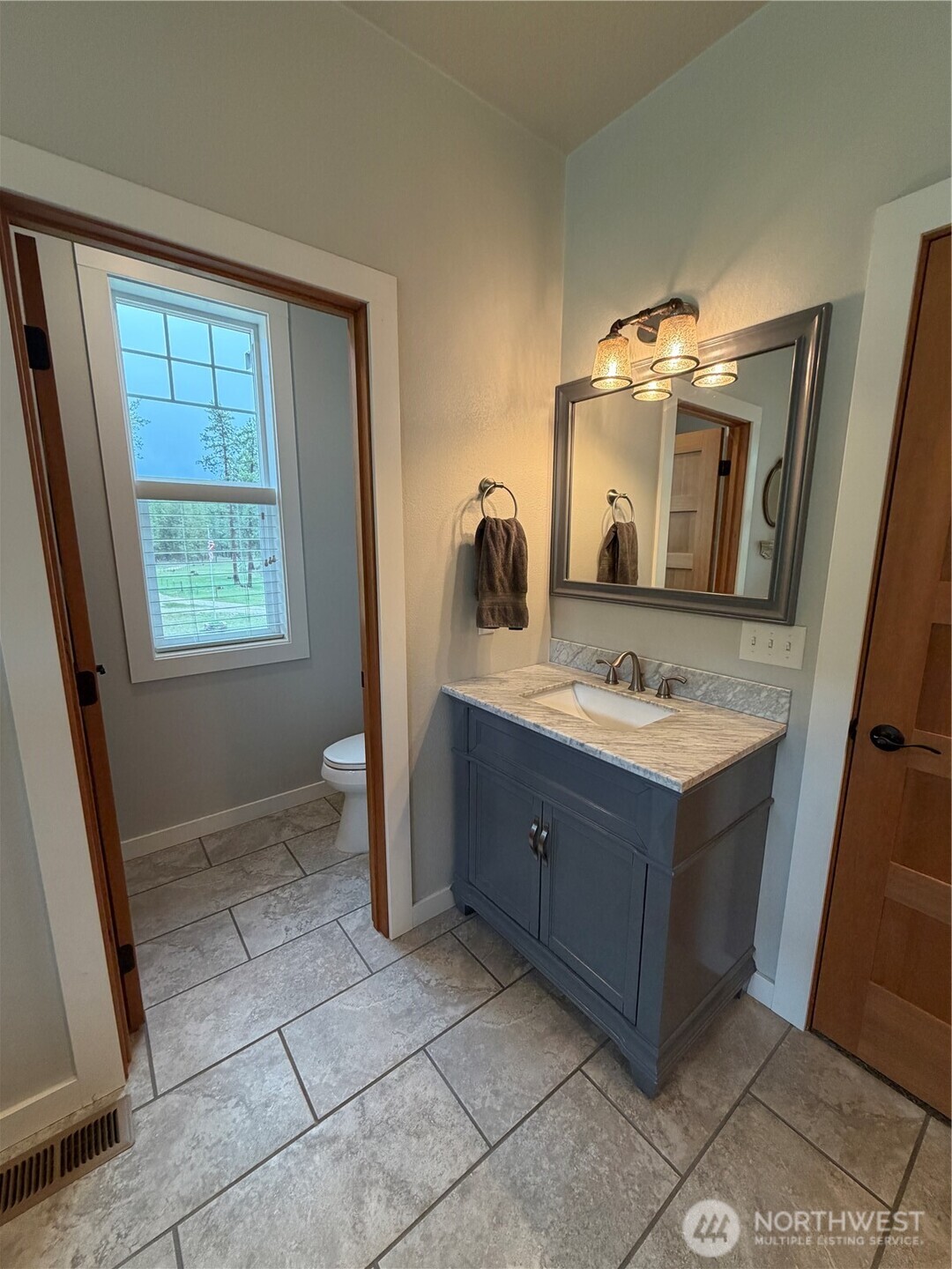 53 Cape Labelle Road , Tonasket, WA 98855