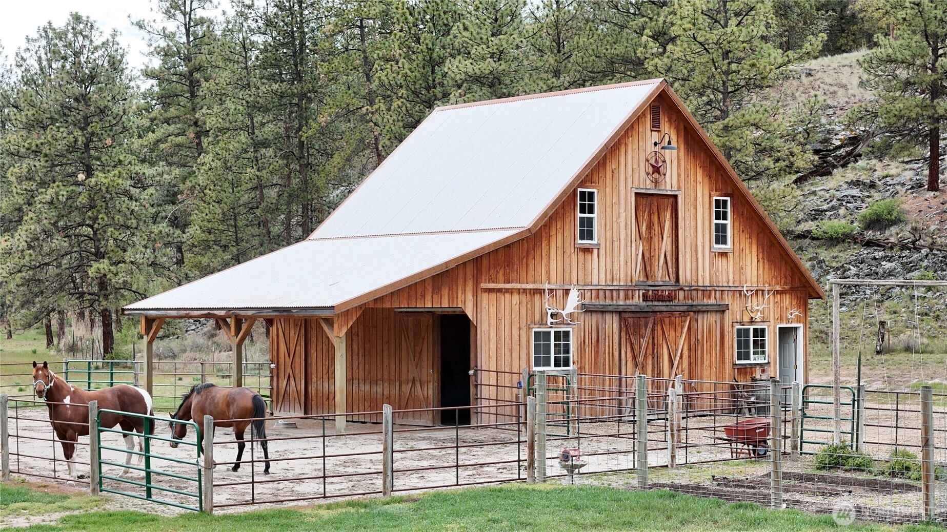 53 Cape Labelle Road , Tonasket, WA 98855