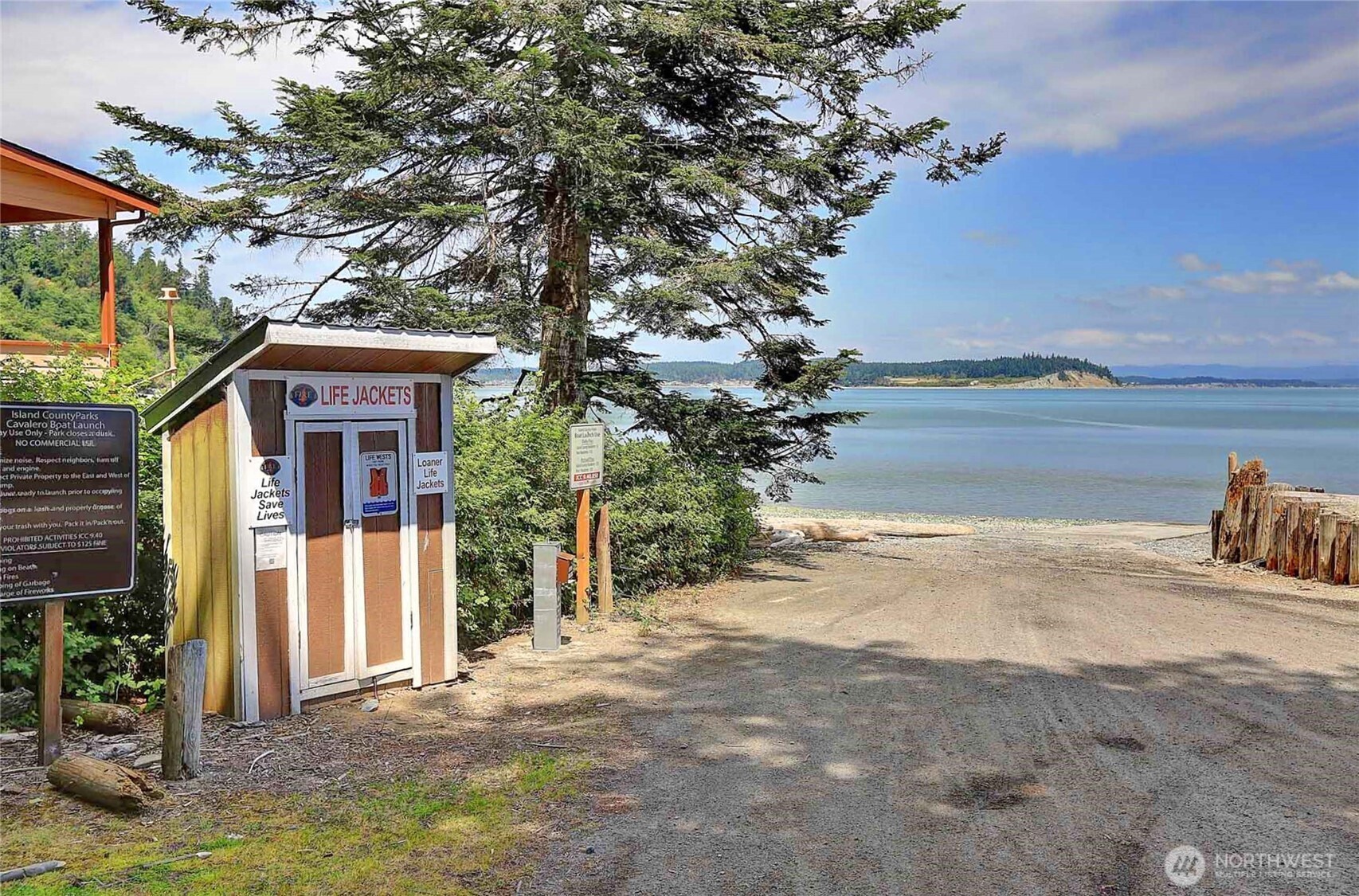 1148 Central Drive , Camano Island, WA 98282