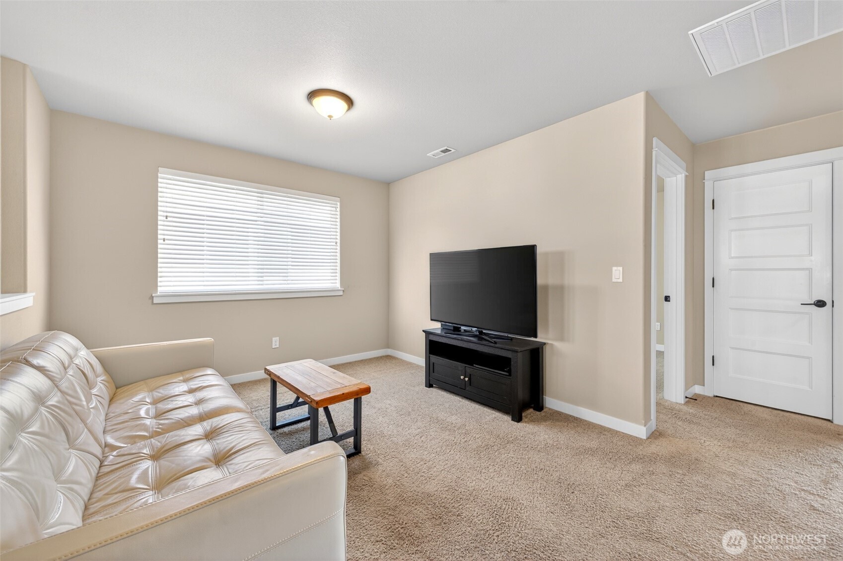 438 Riley Court E, Enumclaw, WA 98022