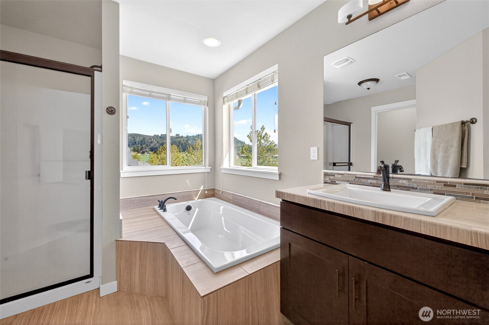 438 Riley Court E, Enumclaw, WA 98022