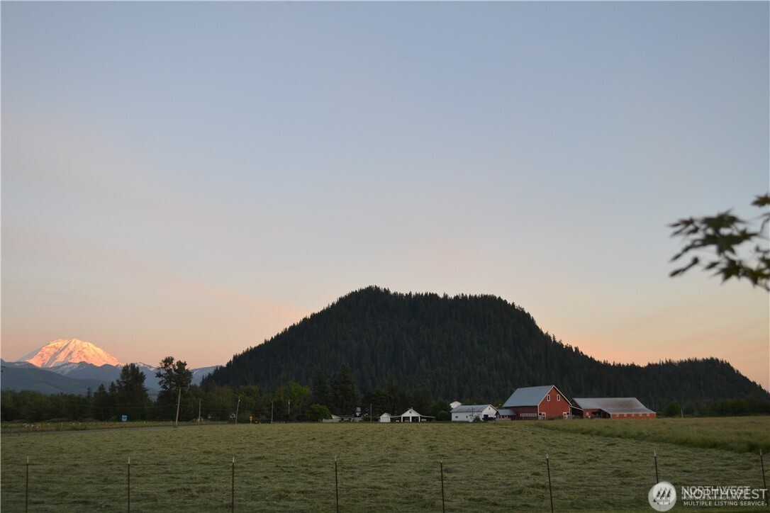 438 Riley Court E, Enumclaw, WA 98022