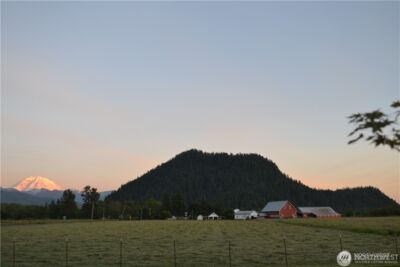 438 Riley Court E, Enumclaw, WA 98022 - Photo 4