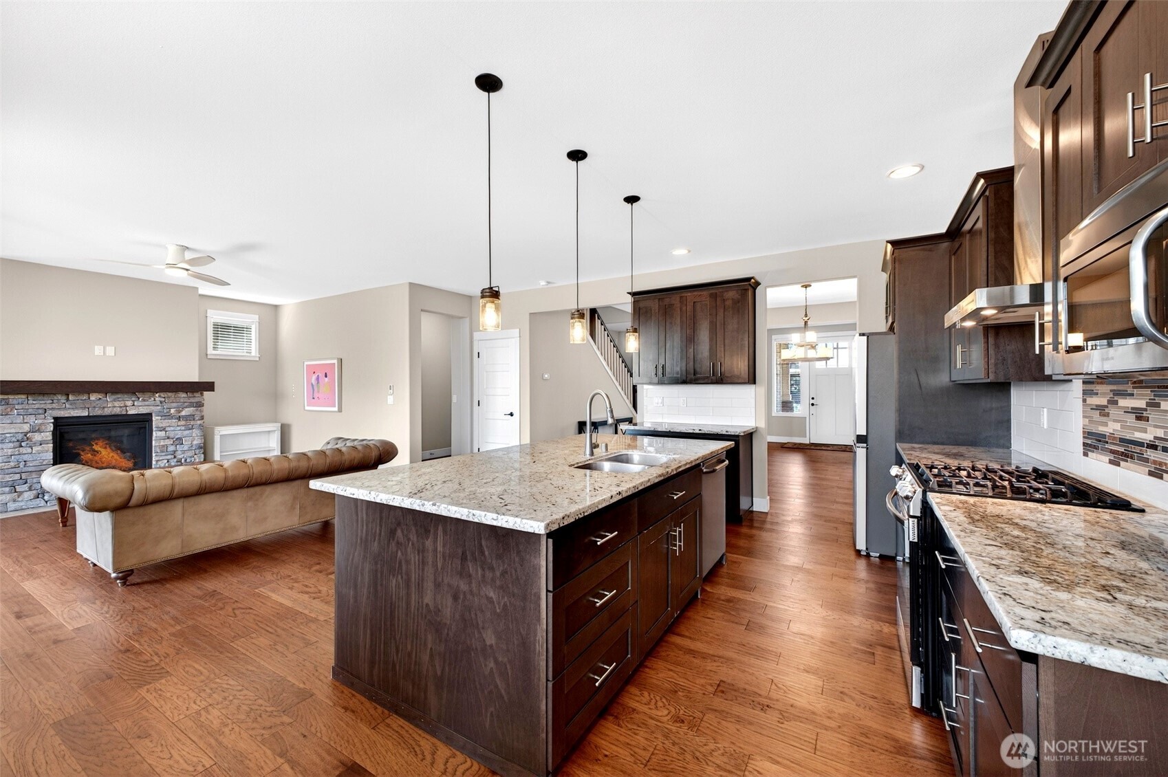 438 Riley Court E, Enumclaw, WA 98022