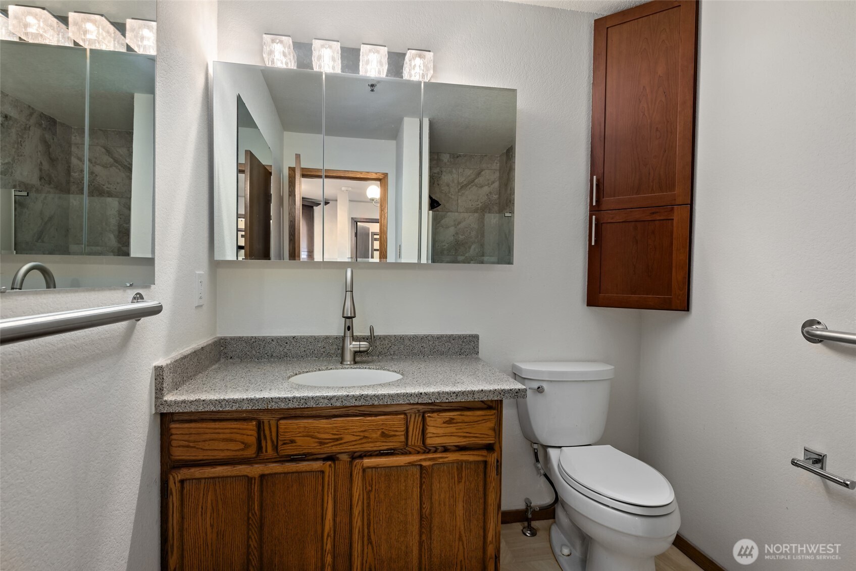 651 SE Bayshore Drive #E102, Oak Harbor, WA 98277