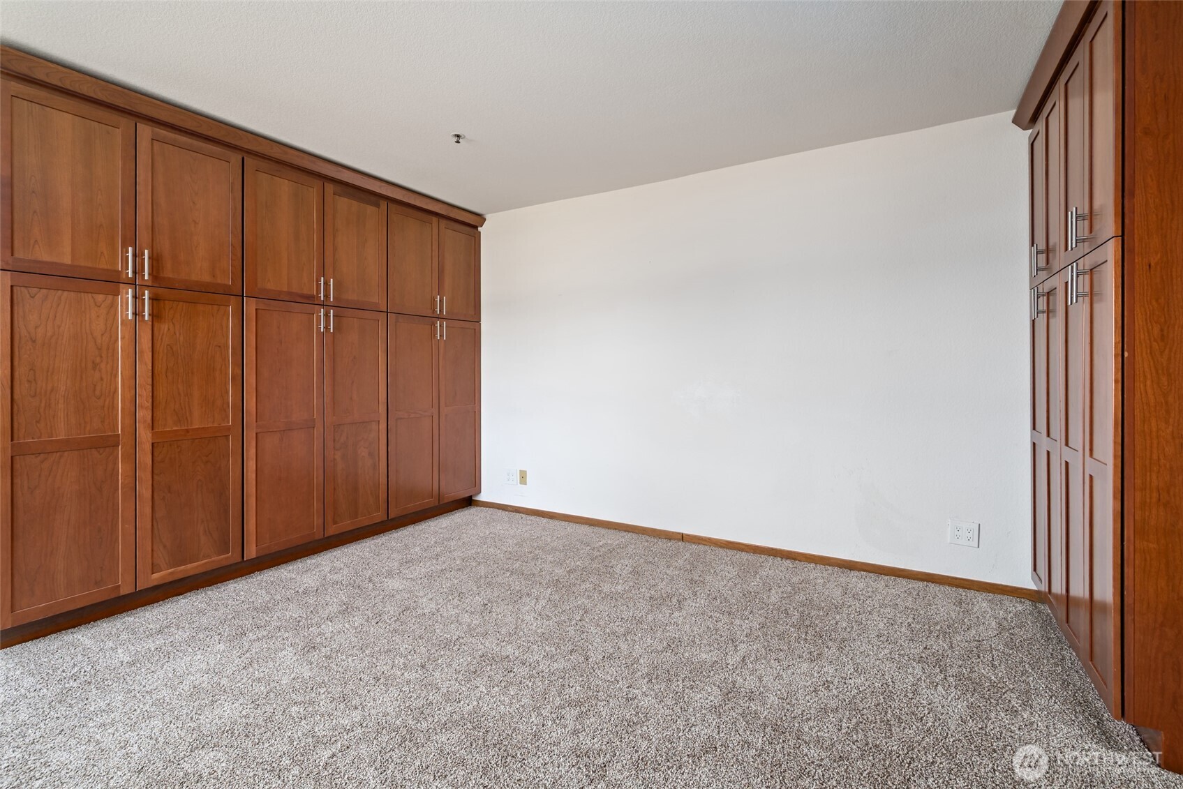 651 SE Bayshore Drive #E102, Oak Harbor, WA 98277