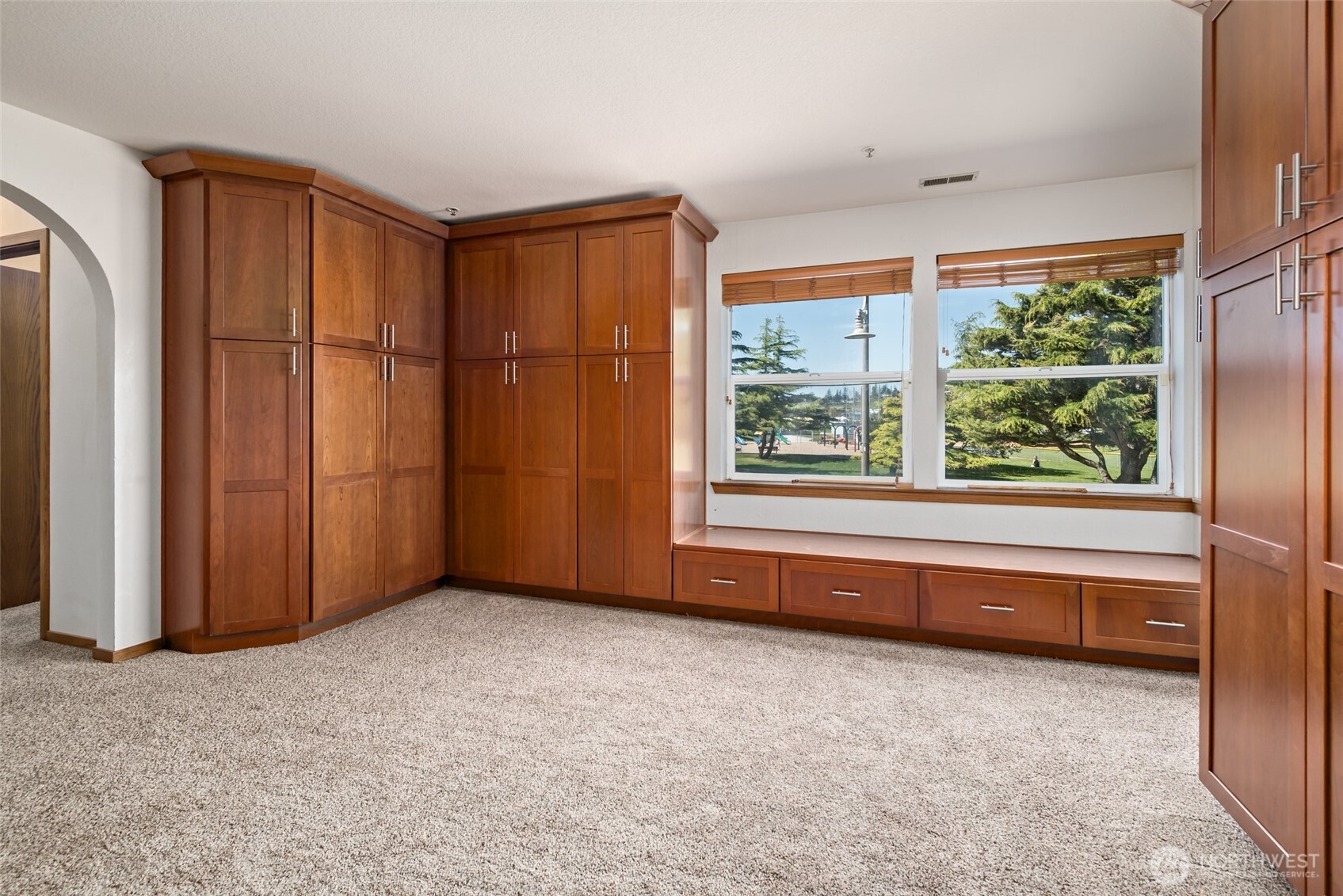 651 SE Bayshore Drive #E102, Oak Harbor, WA 98277