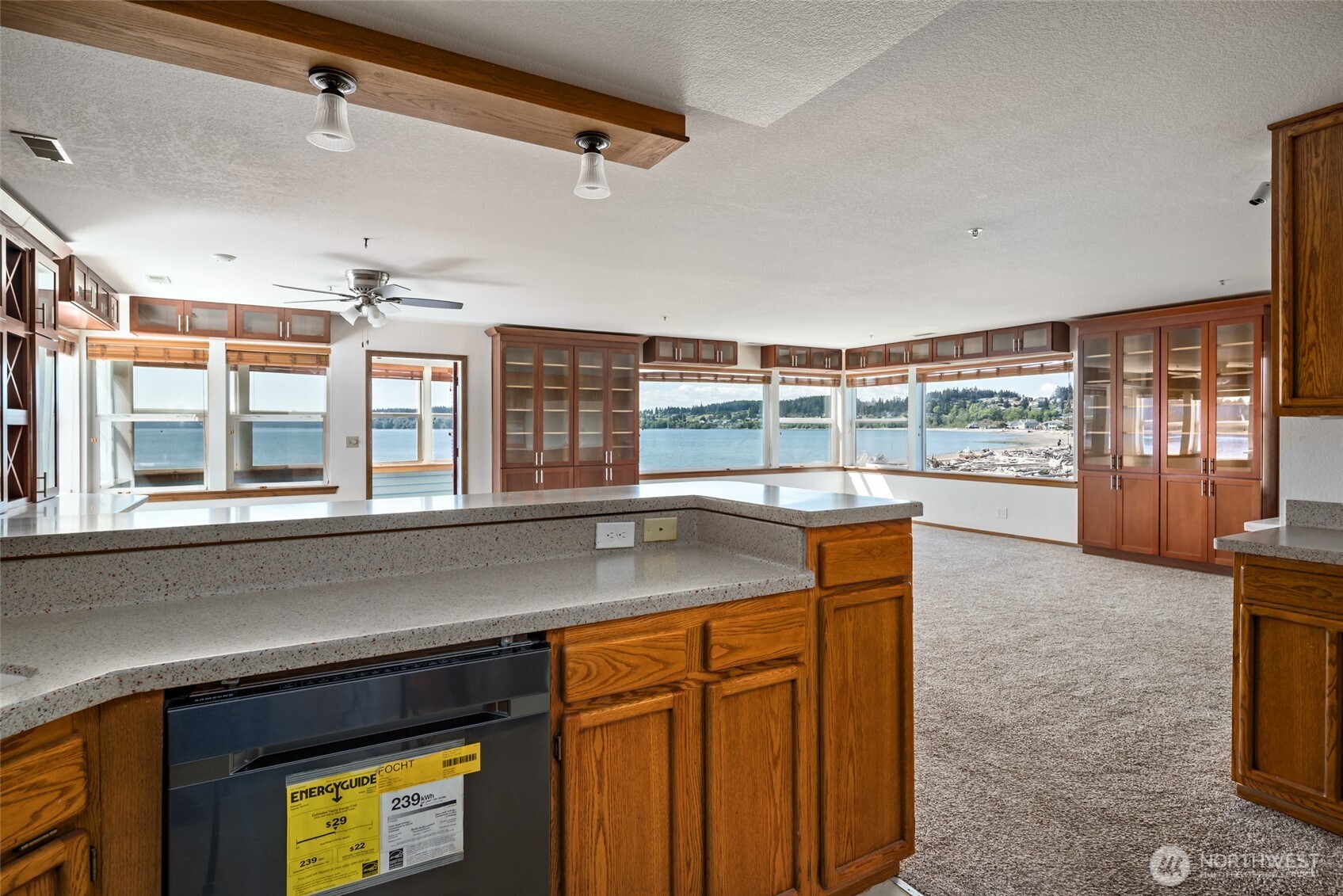 651 SE Bayshore Drive #E102, Oak Harbor, WA 98277