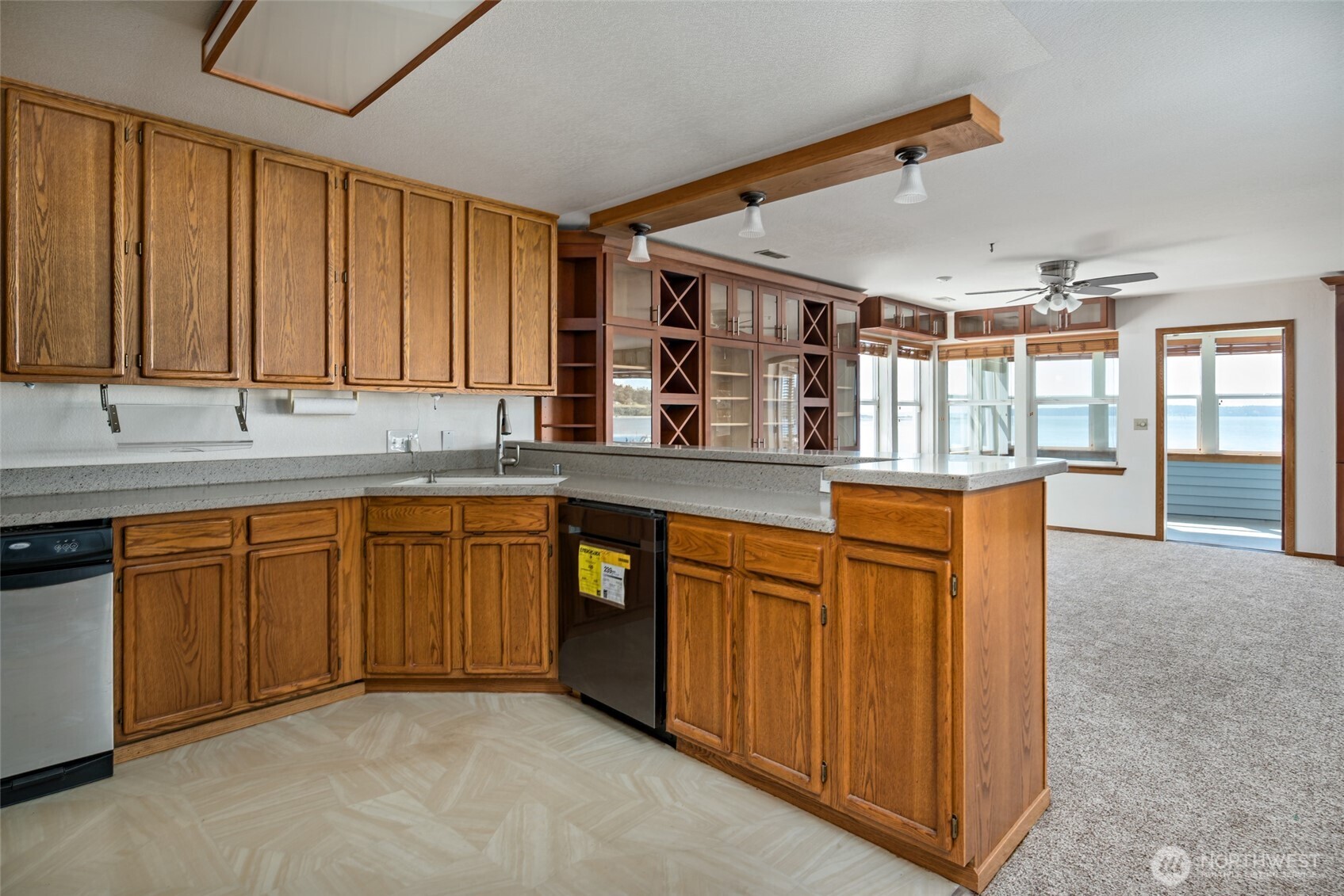 651 SE Bayshore Drive #E102, Oak Harbor, WA 98277