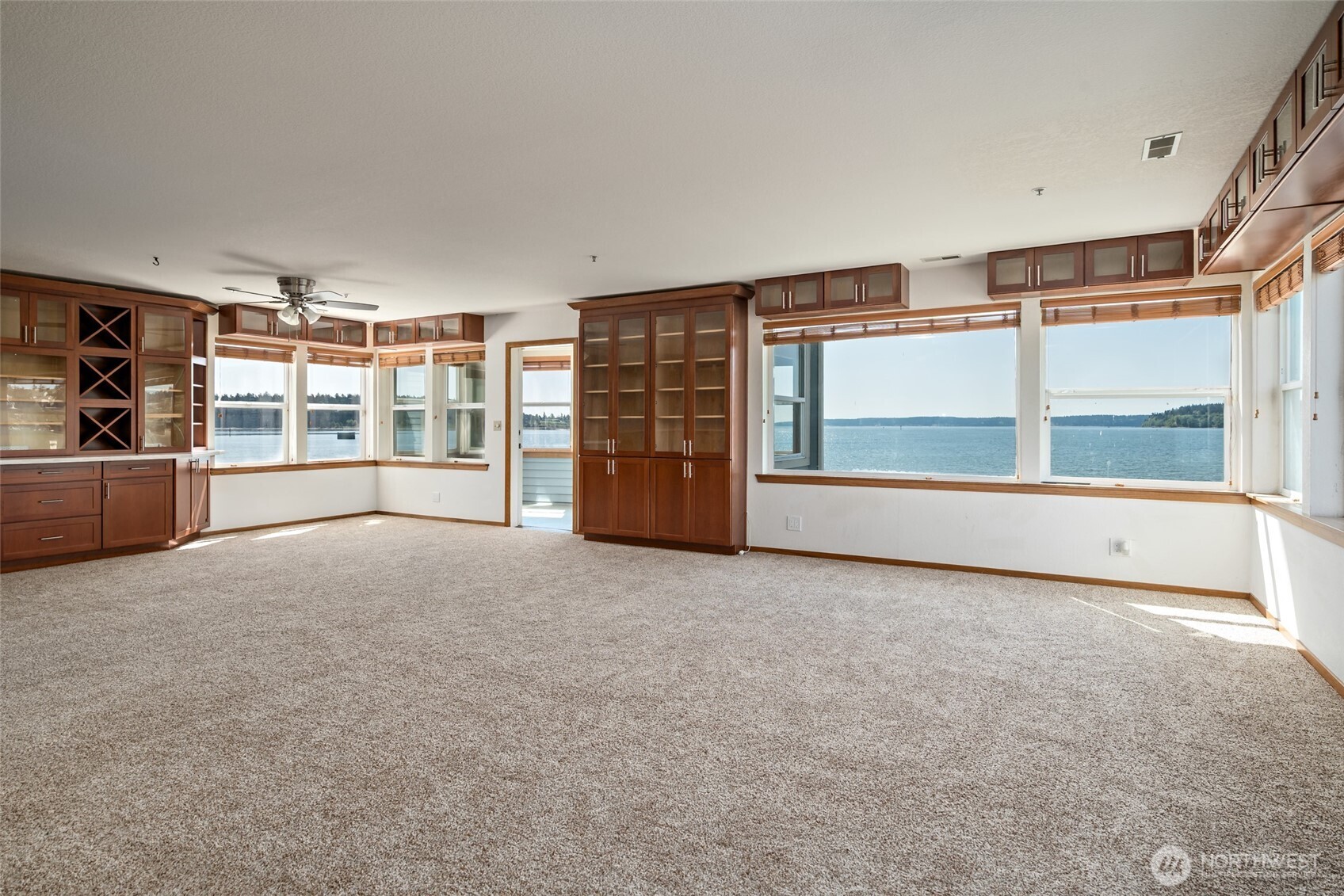 651 SE Bayshore Drive #E102, Oak Harbor, WA 98277