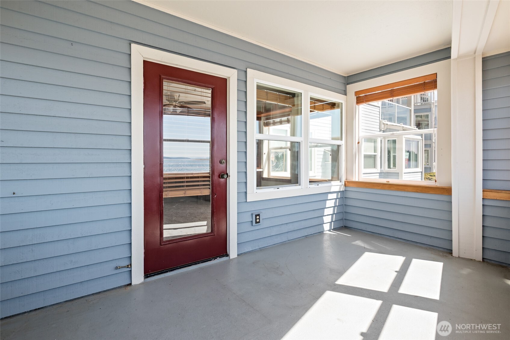 651 SE Bayshore Drive #E102, Oak Harbor, WA 98277