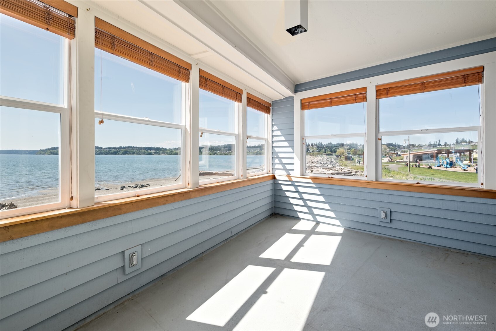 651 SE Bayshore Drive #E102, Oak Harbor, WA 98277