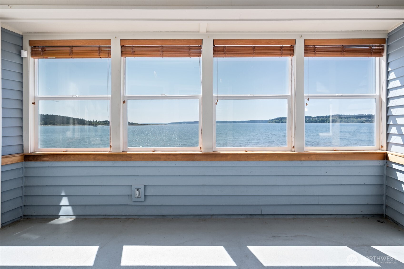 651 SE Bayshore Drive #E102, Oak Harbor, WA 98277