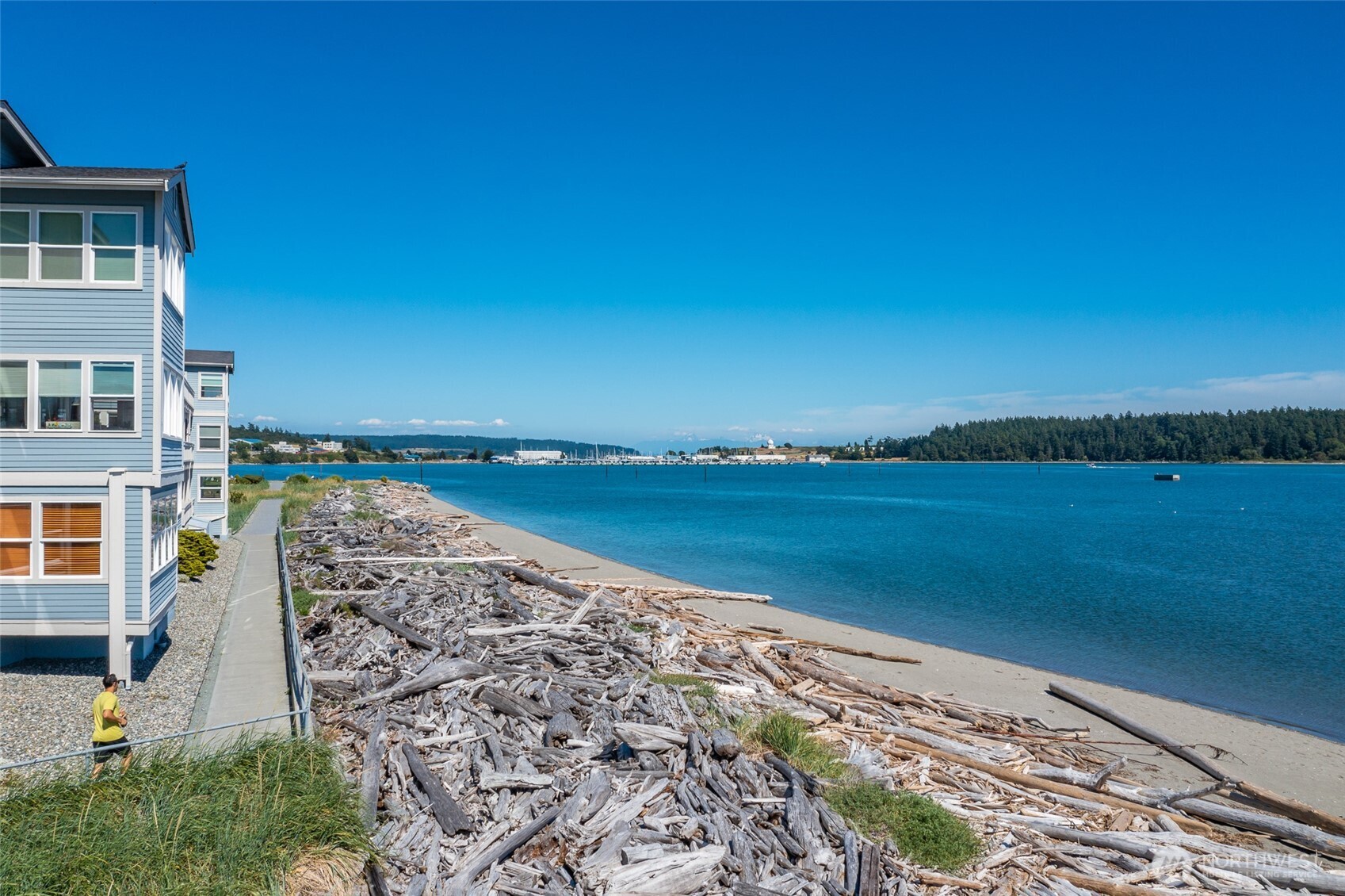 651 SE Bayshore Drive #E102, Oak Harbor, WA 98277