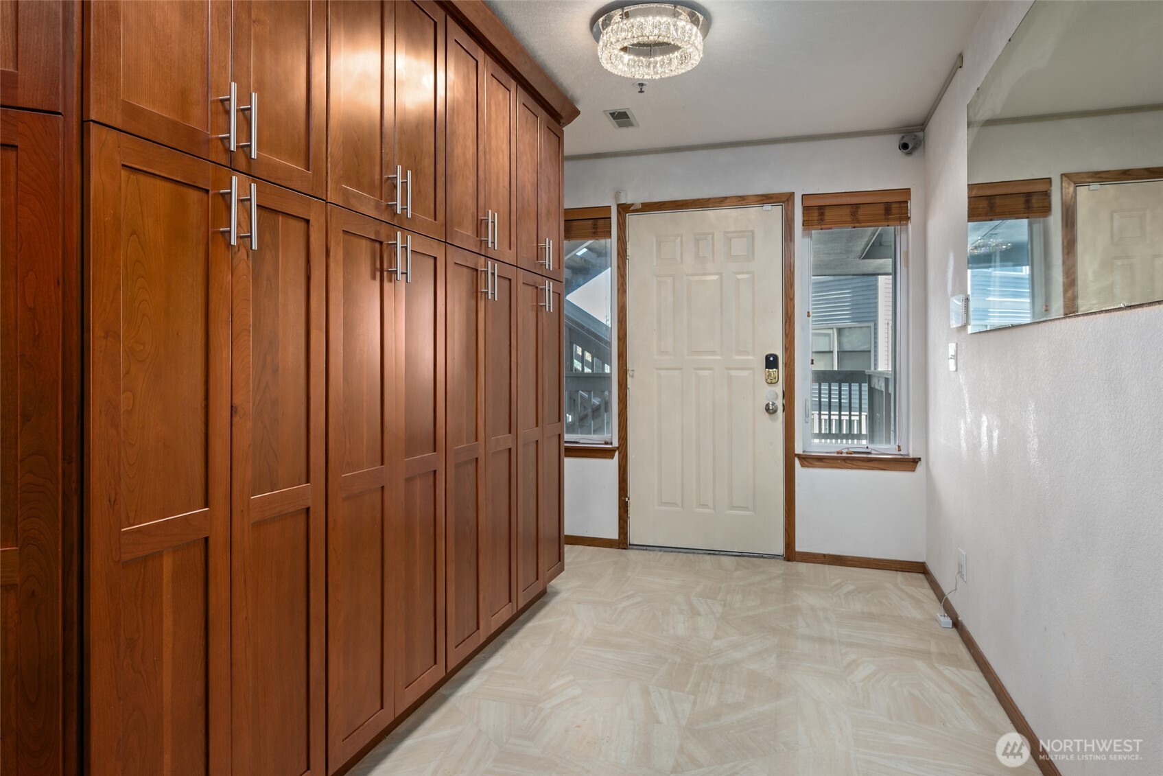 651 SE Bayshore Drive #E102, Oak Harbor, WA 98277