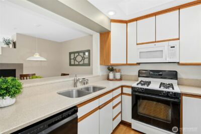 7111 134th Court SE #D3, Newcastle, WA 98059 - Photo 12