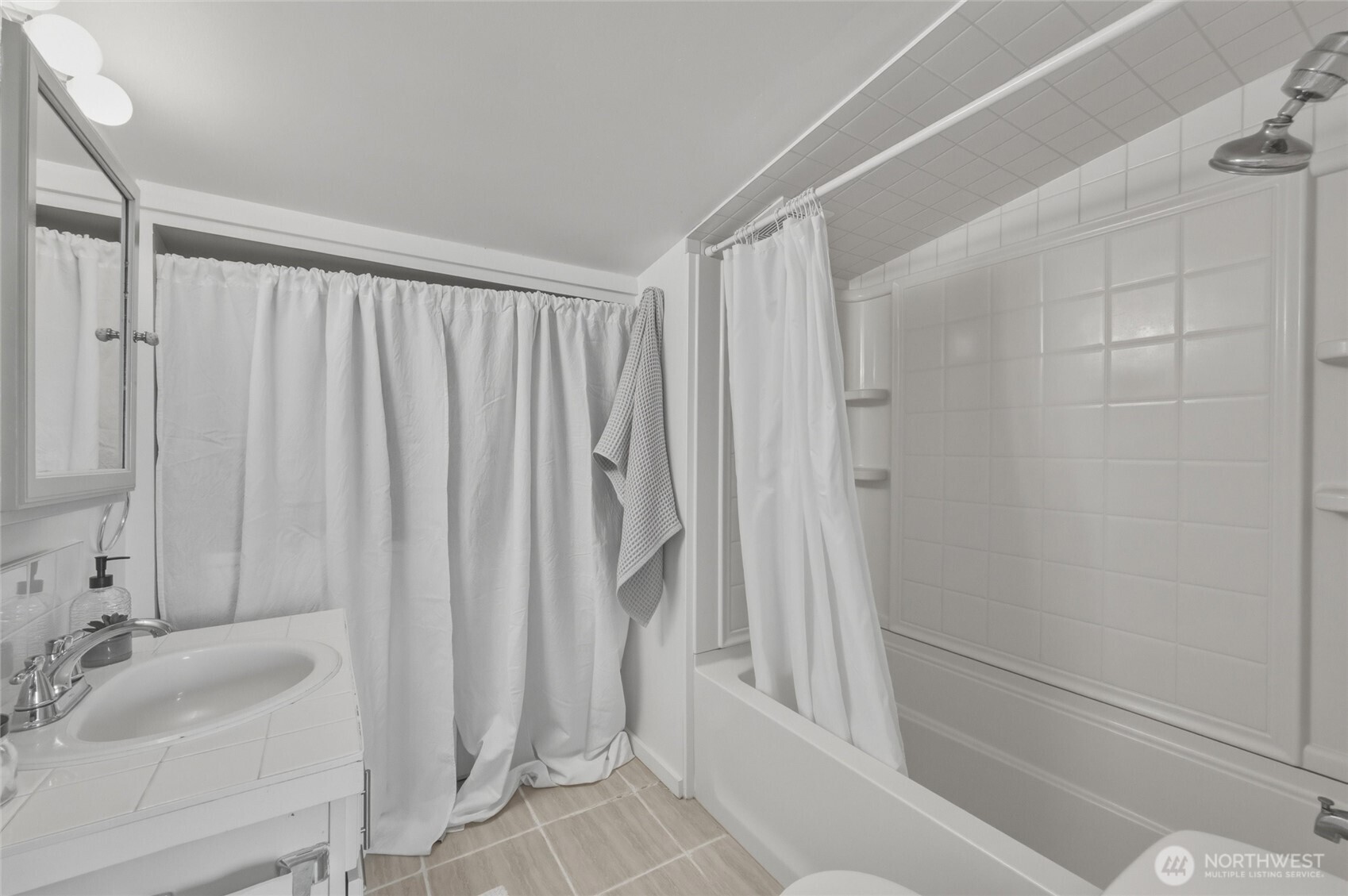 7403 Sunset Drive , Blaine, WA 98230