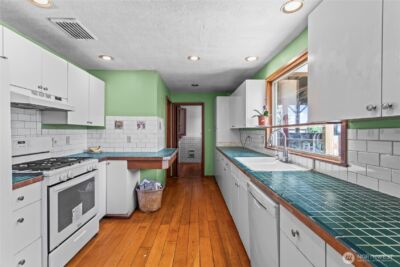 3701 N Whitman Street , Tacoma, WA 98407 - Photo 12