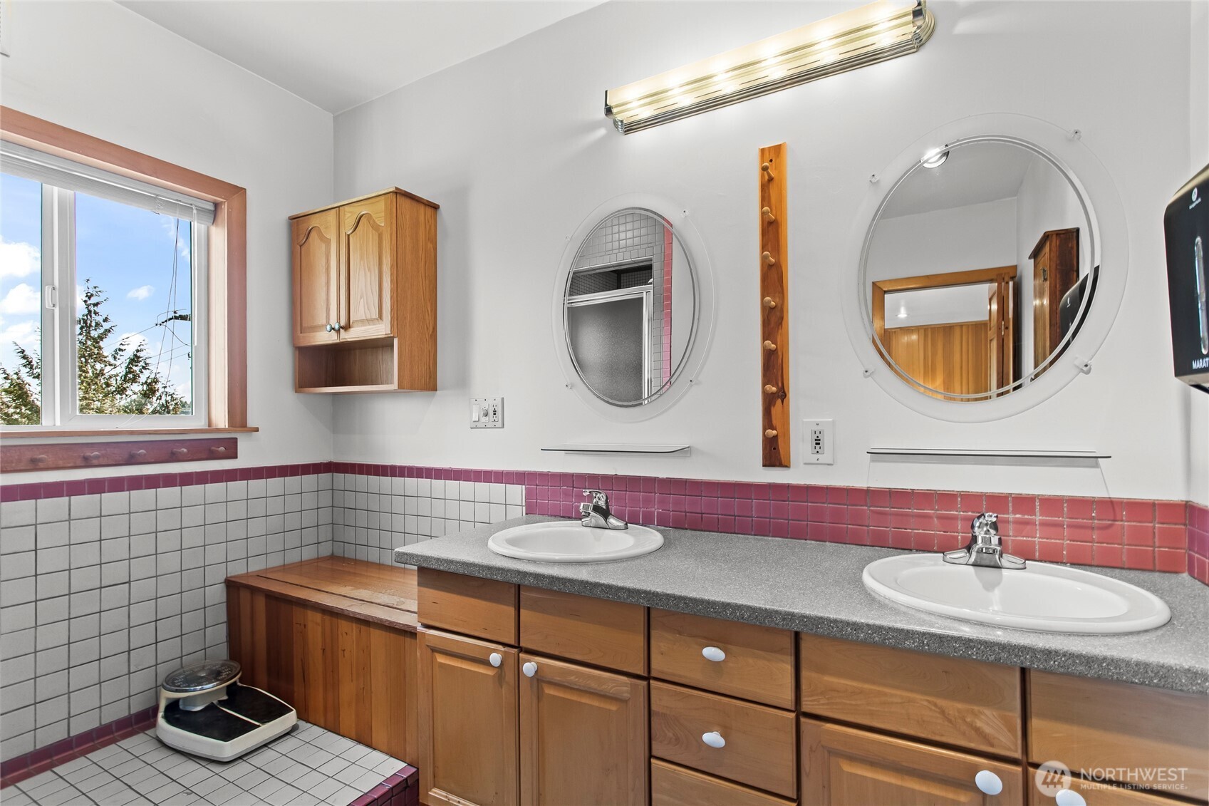 3701 N Whitman Street , Tacoma, WA 98407