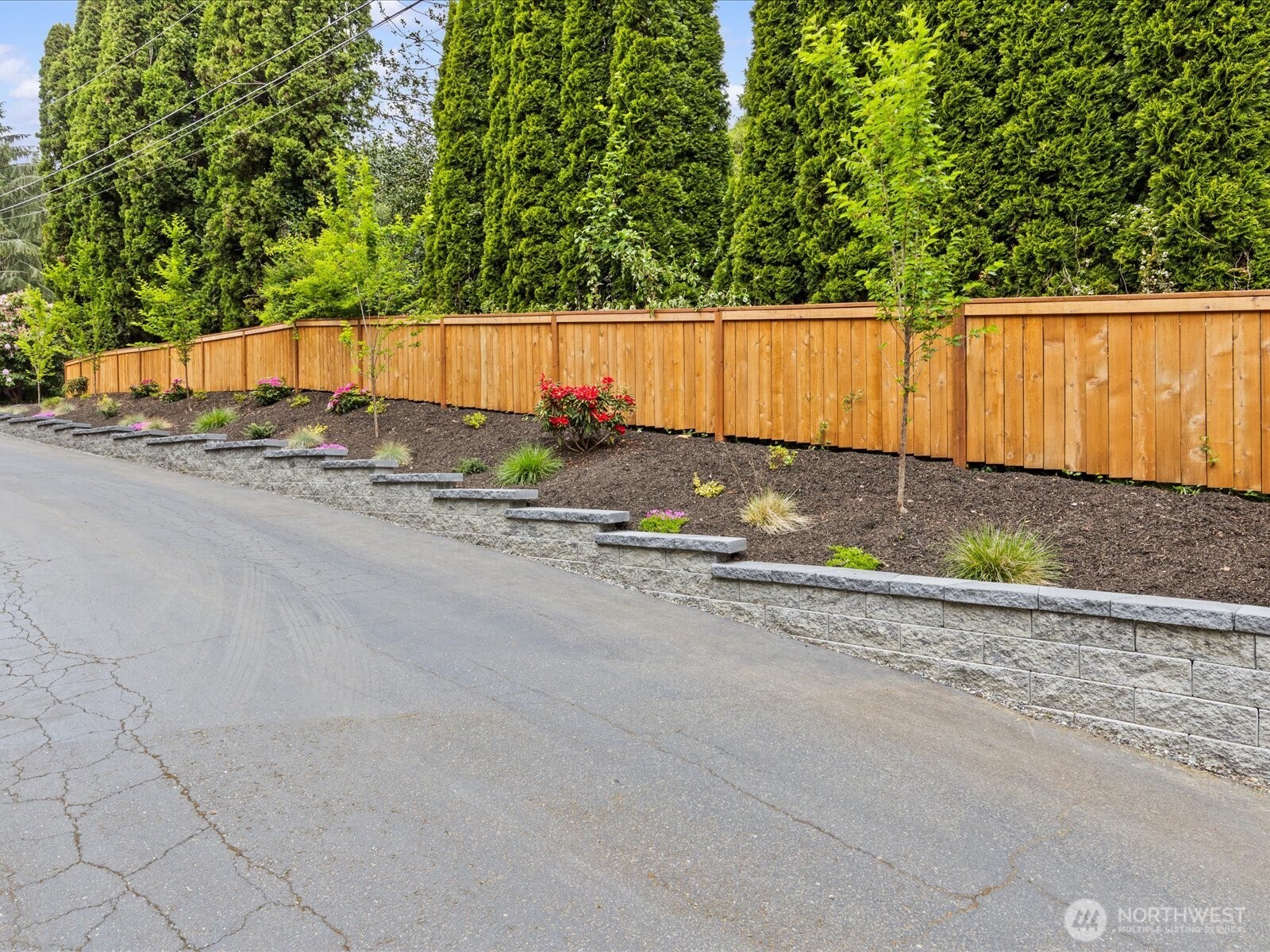 5925 NE 202nd Lane , Kenmore, WA 98208-8508