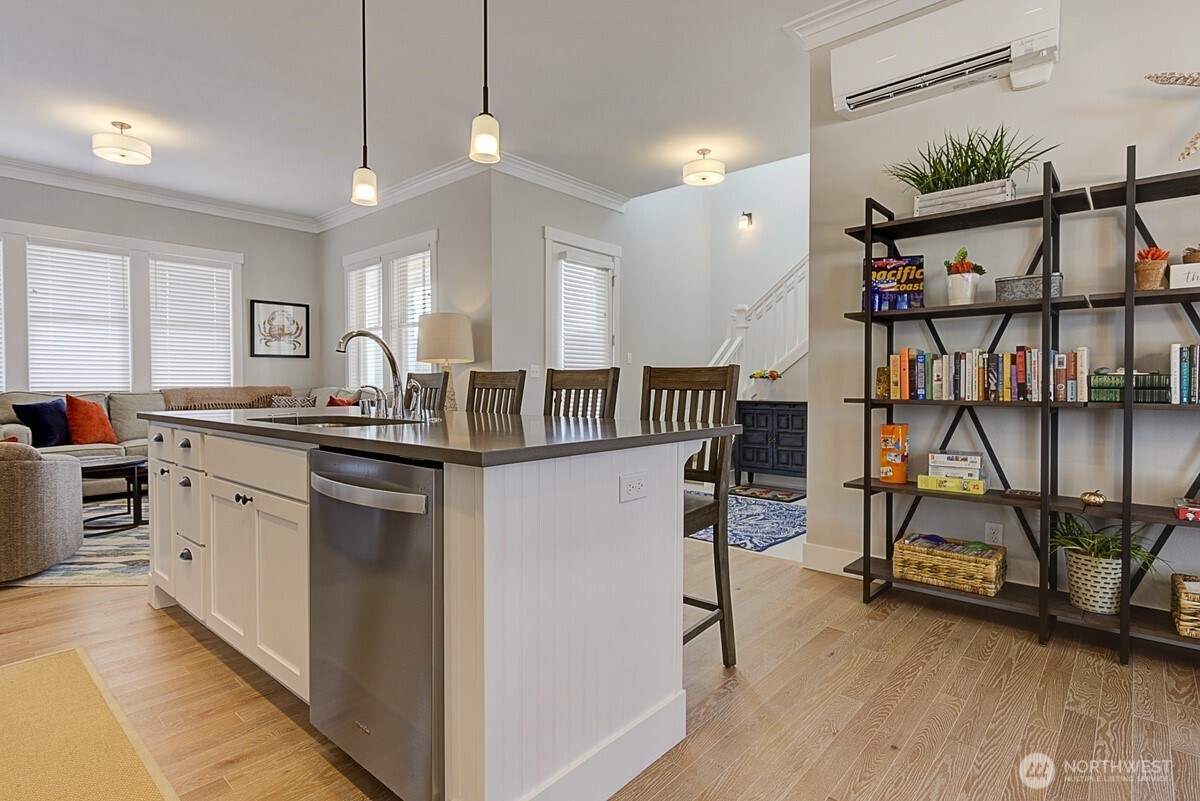 114 Horizon Street , Pacific Beach, WA 98571