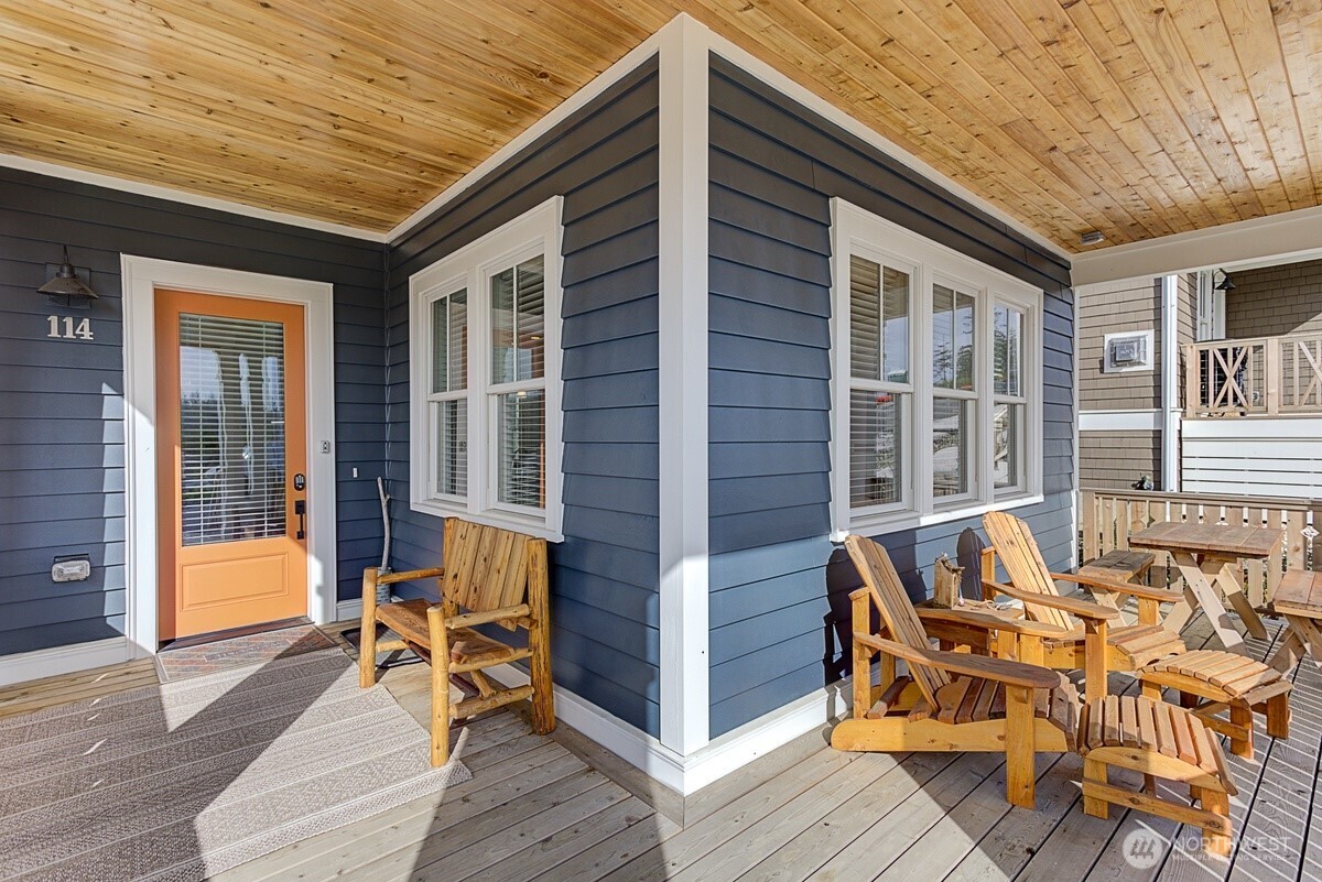 114 Horizon Street , Pacific Beach, WA 98571
