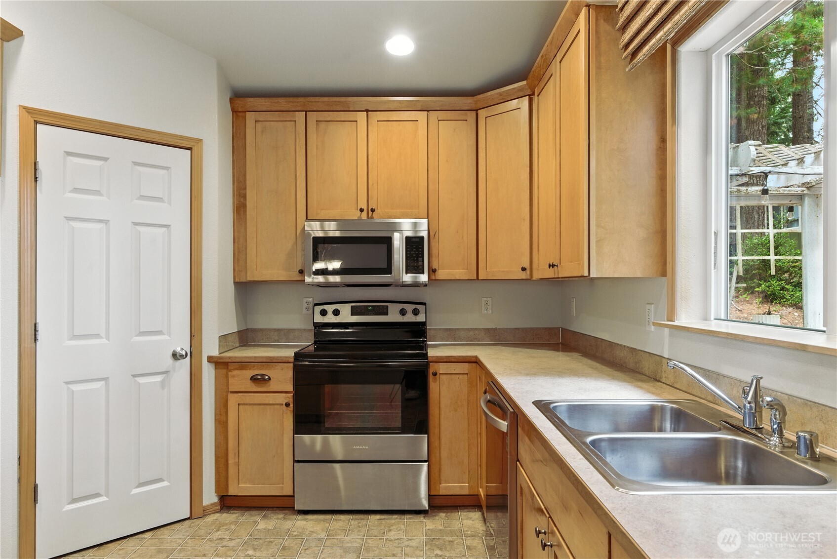 30 E Ballycastle Way , Shelton, WA 98584