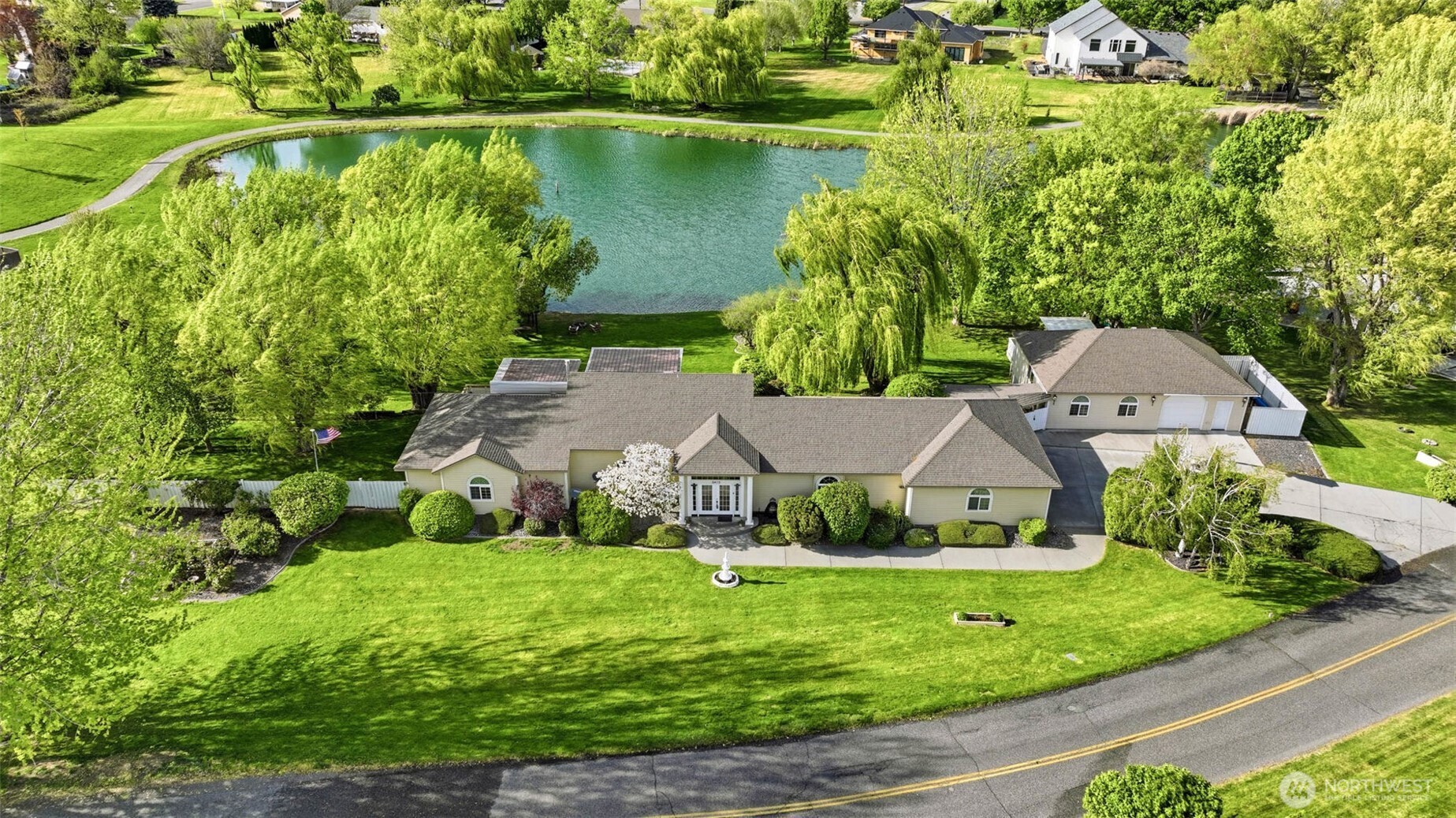 3413 Eastlake Drive , West Richland, WA 99353