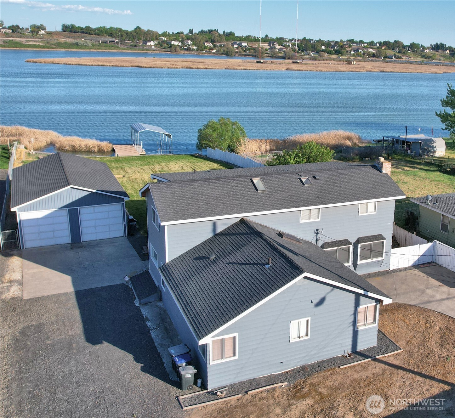 2101 W Lakeside Drive , Moses Lake, WA 98837