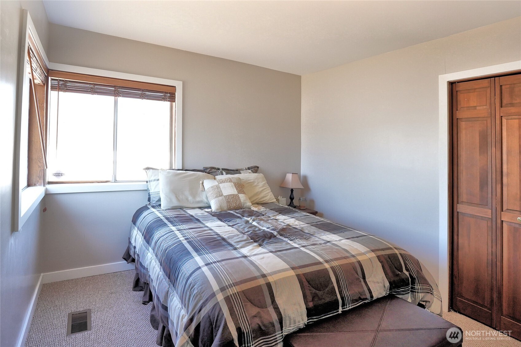 2101 W Lakeside Drive , Moses Lake, WA 98837