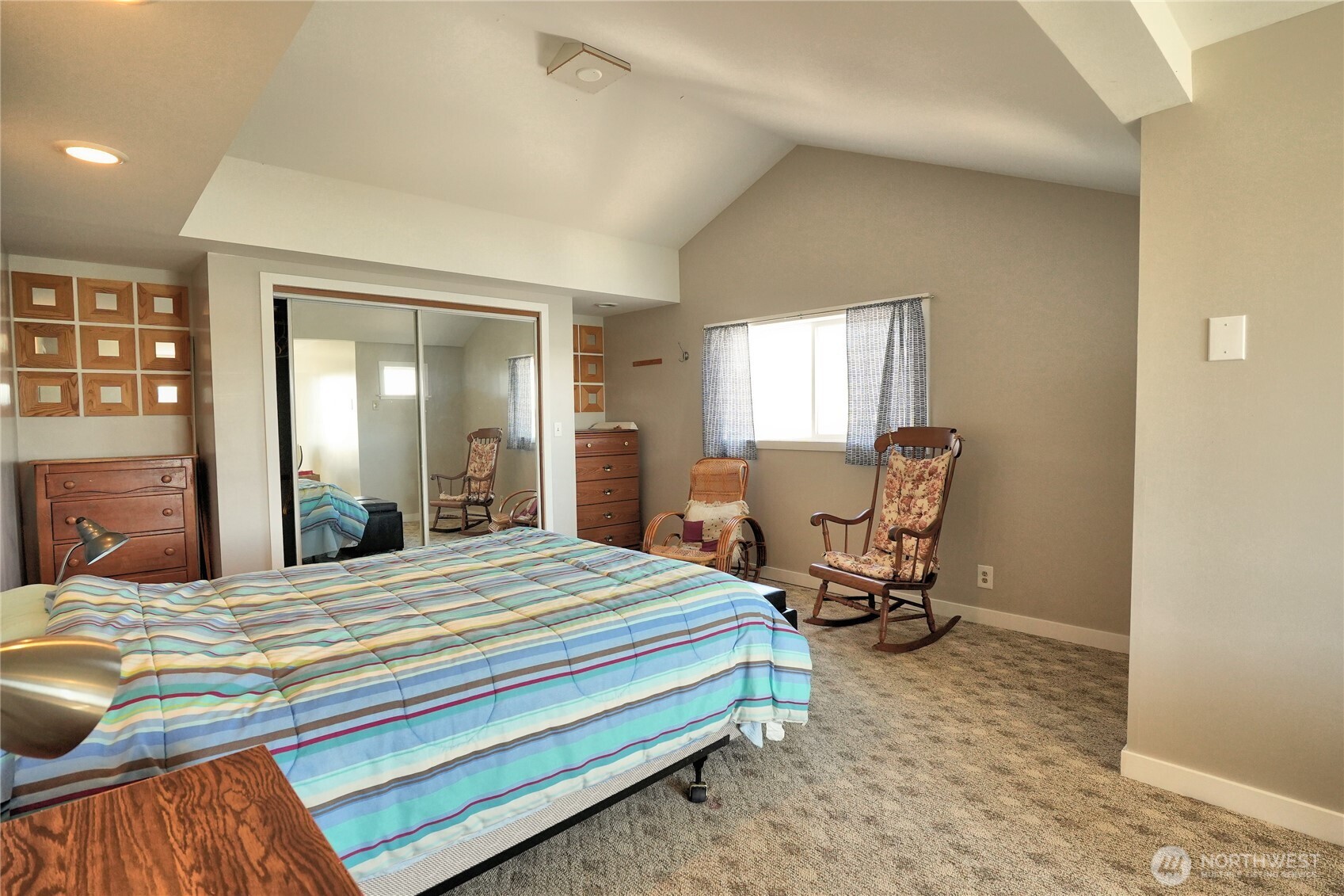 2101 W Lakeside Drive , Moses Lake, WA 98837
