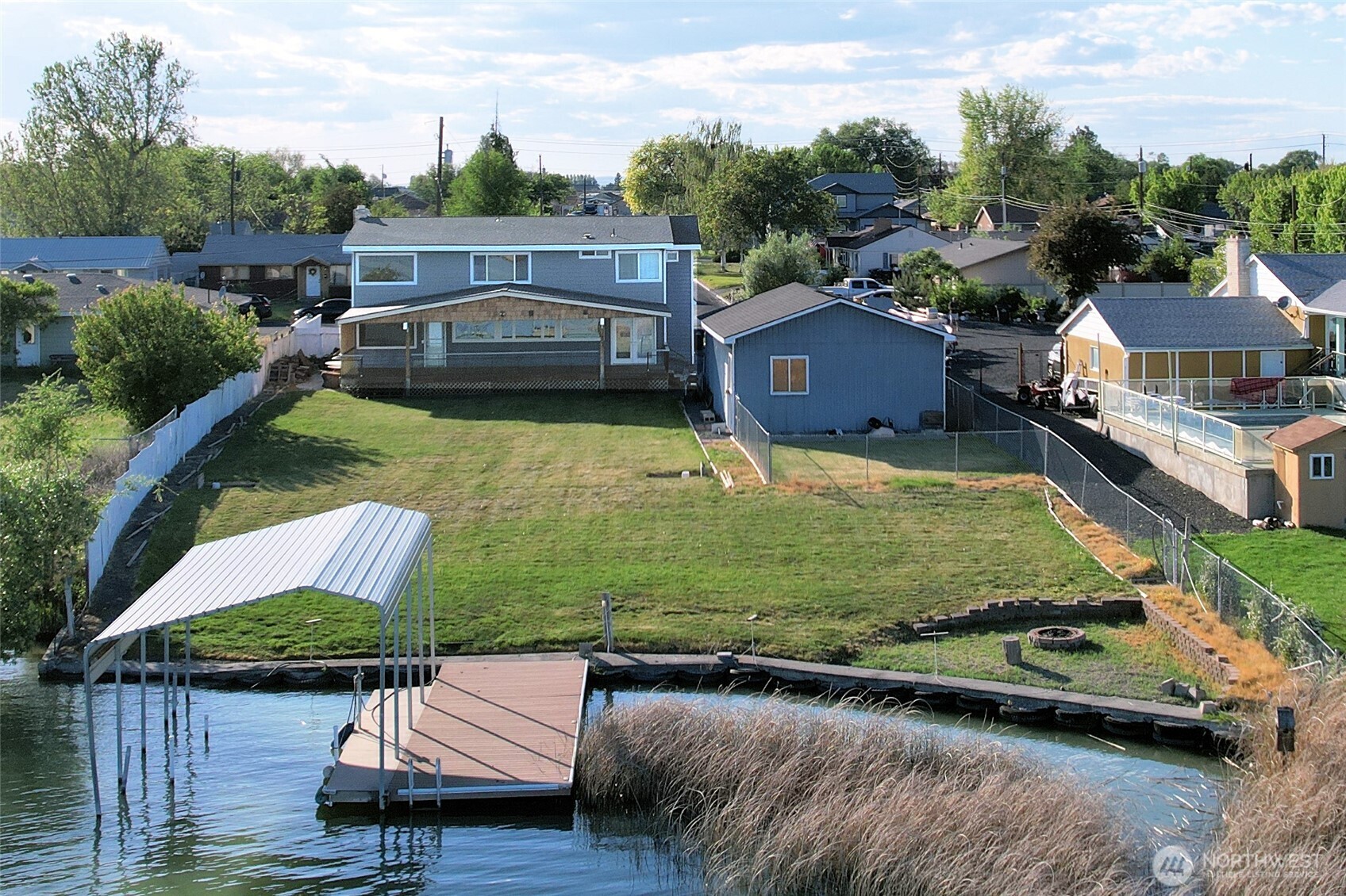 2101 W Lakeside Drive , Moses Lake, WA 98837