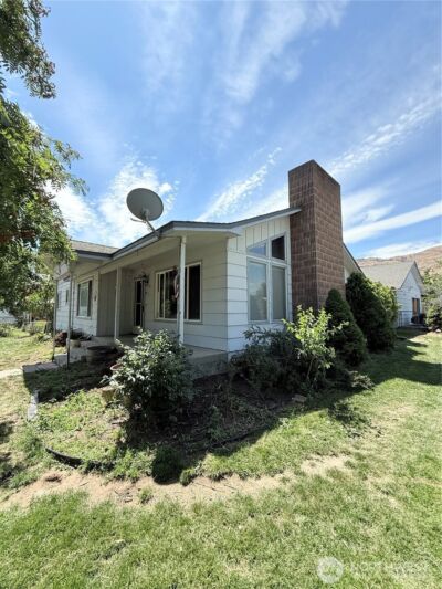 522 Golden Street , Oroville, WA 98844