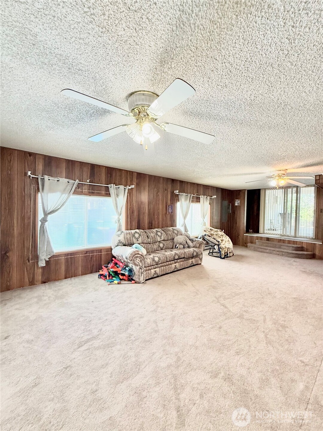 522 Golden Street , Oroville, WA 98844