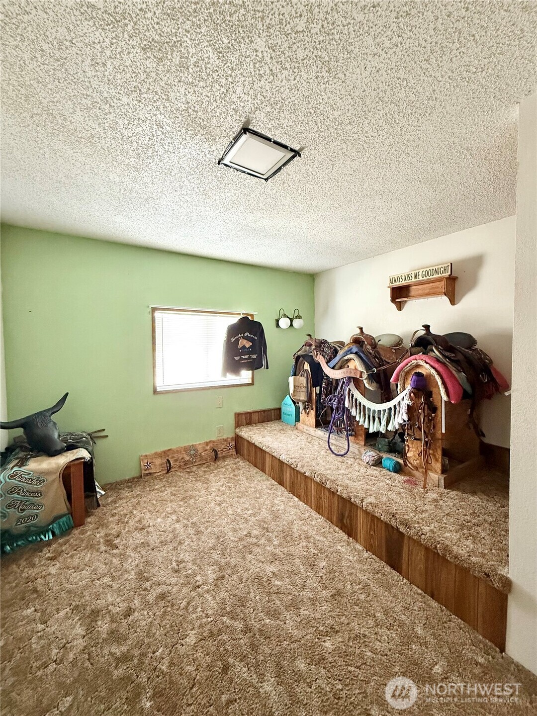 522 Golden Street , Oroville, WA 98844