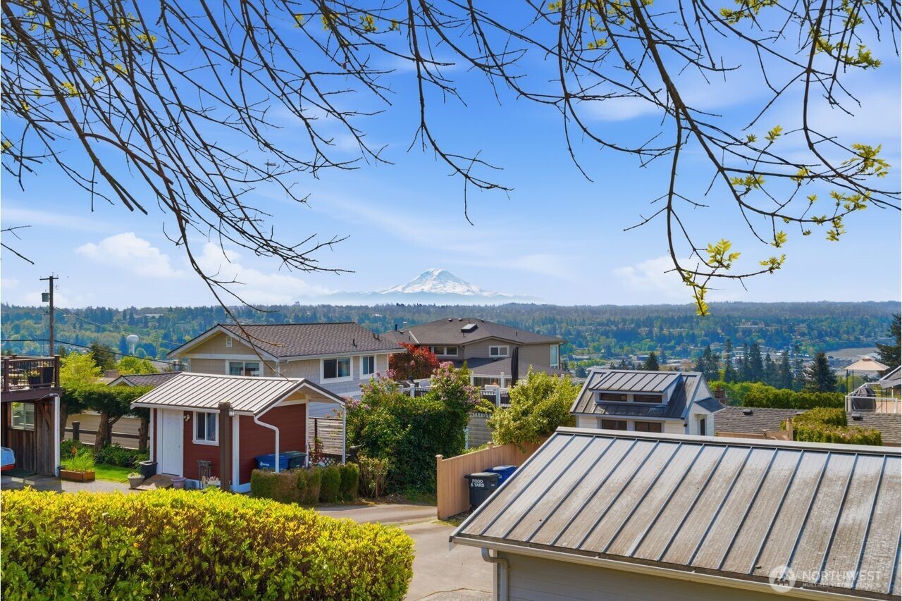 21204 3rd Avenue S, Des Moines, WA 98198