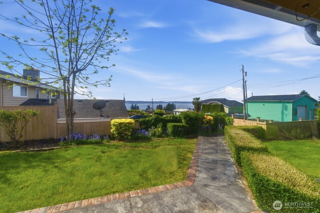 21204 3rd Avenue S, Des Moines, WA 98198