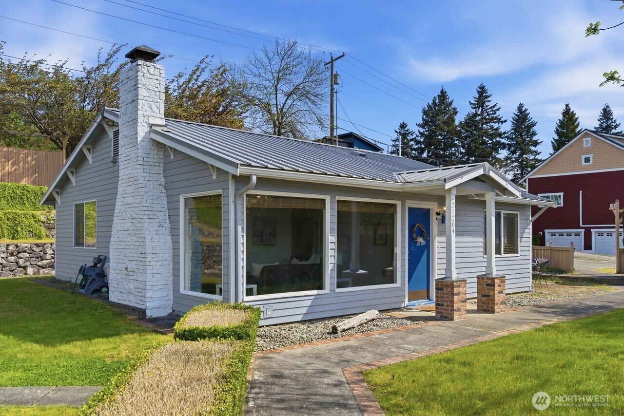 21204 3rd Avenue S, Des Moines, WA 98198
