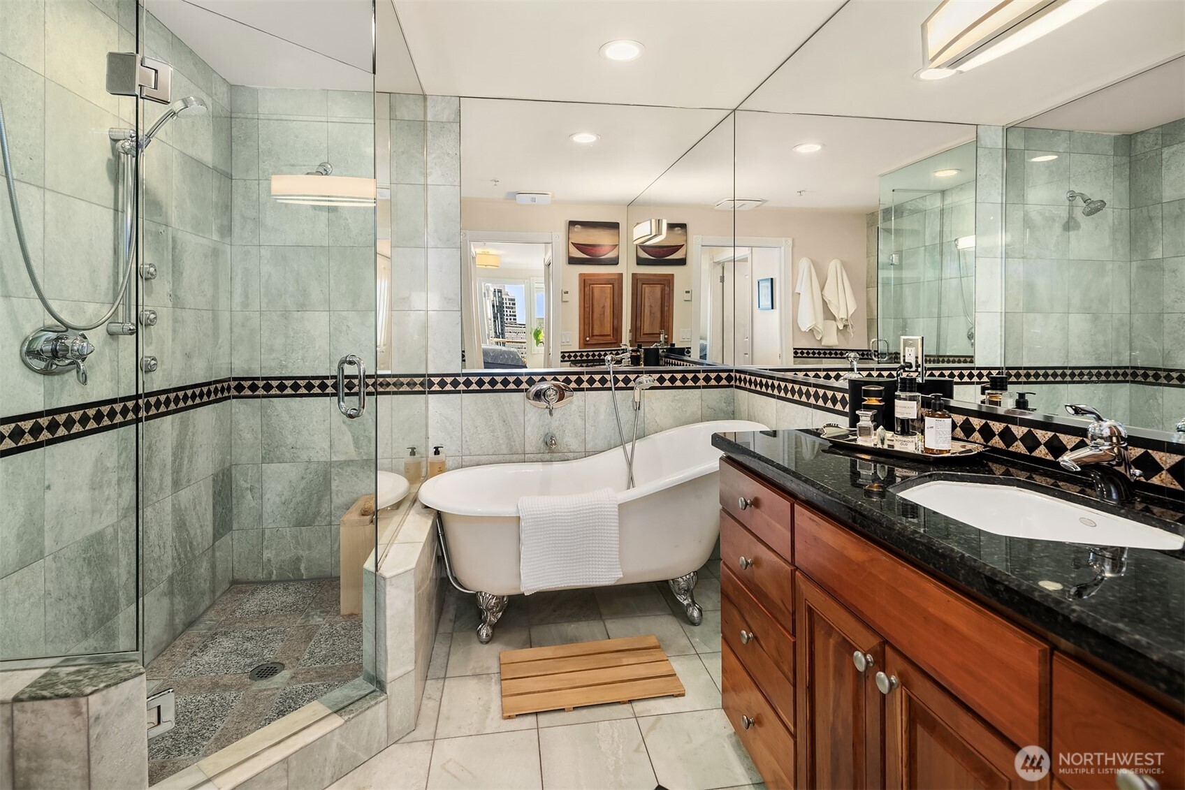 311 E Republican Street #201, Seattle, WA 98102