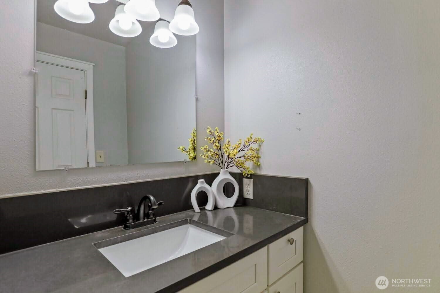1226 Bellefield Park Lane NW #1226, Bellevue, WA 98004