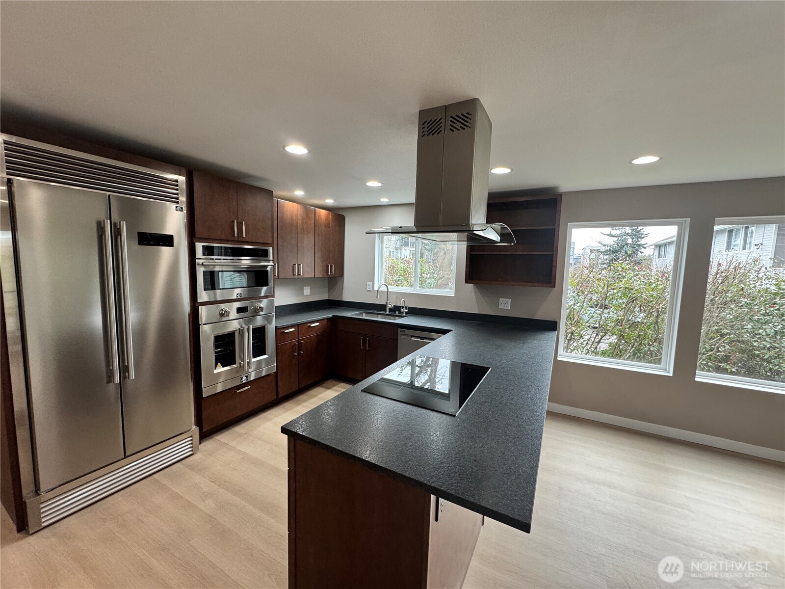 6015 Lakeview Drive #3, Kirkland, WA 98033