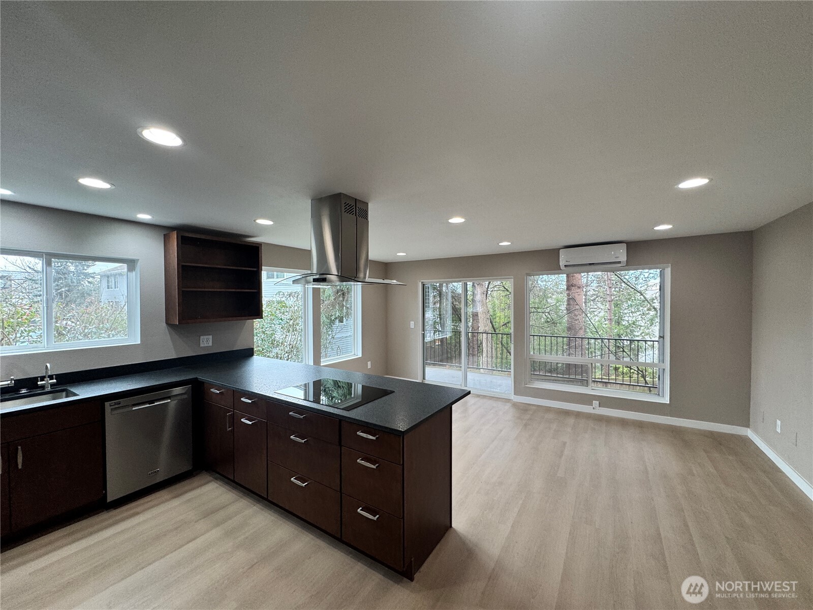 6015 Lakeview Drive #3, Kirkland, WA 98033