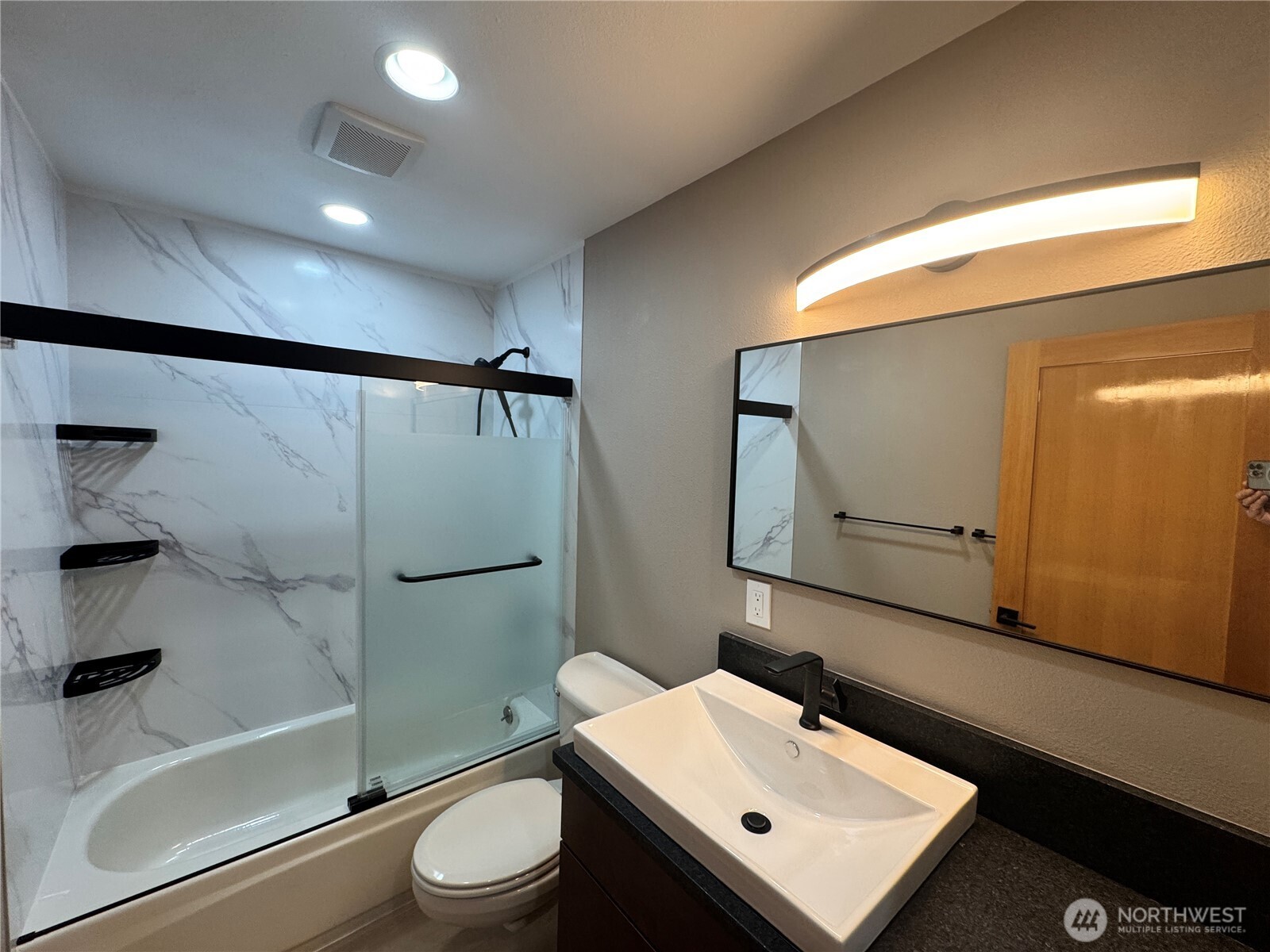 6015 Lakeview Drive #3, Kirkland, WA 98033