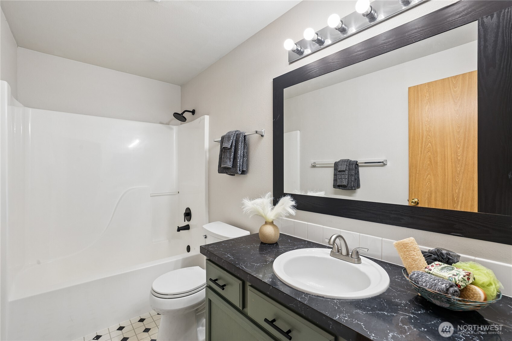 5417 156th Avenue Ct E, Sumner, WA 98390