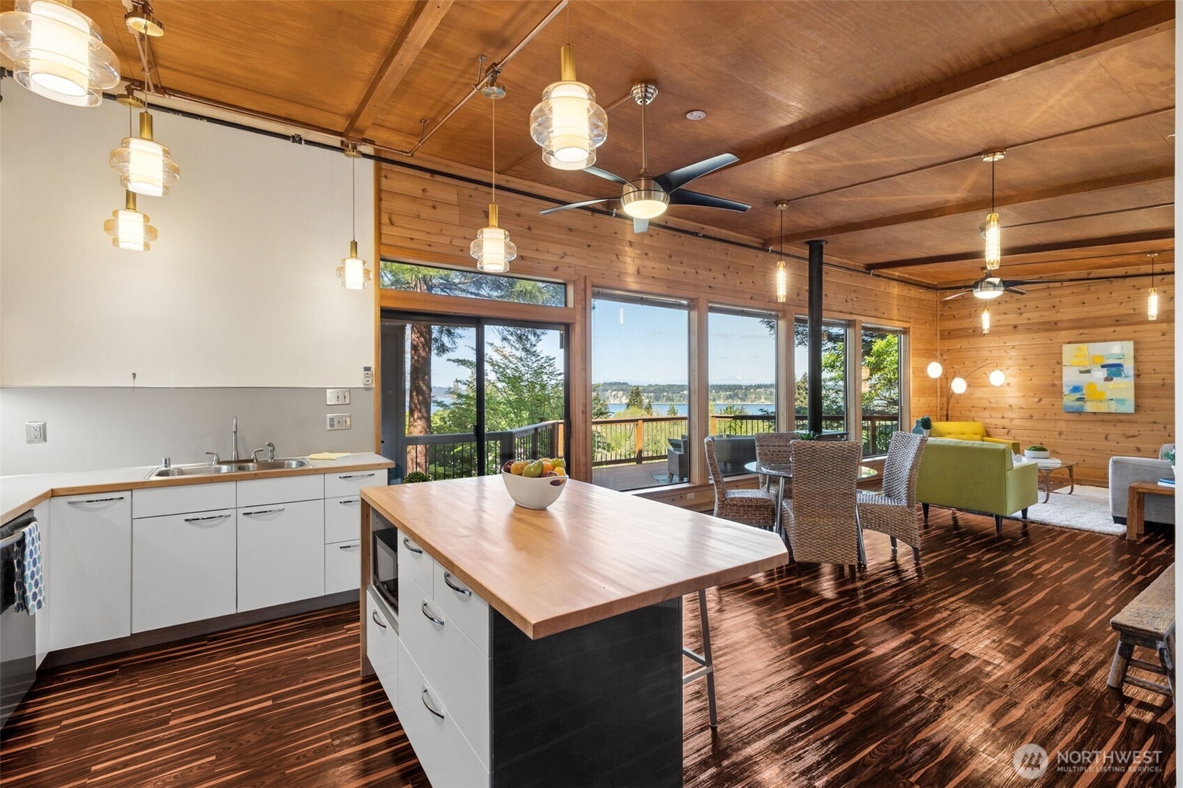 8005 21st Avenue W, University Place, WA 98466