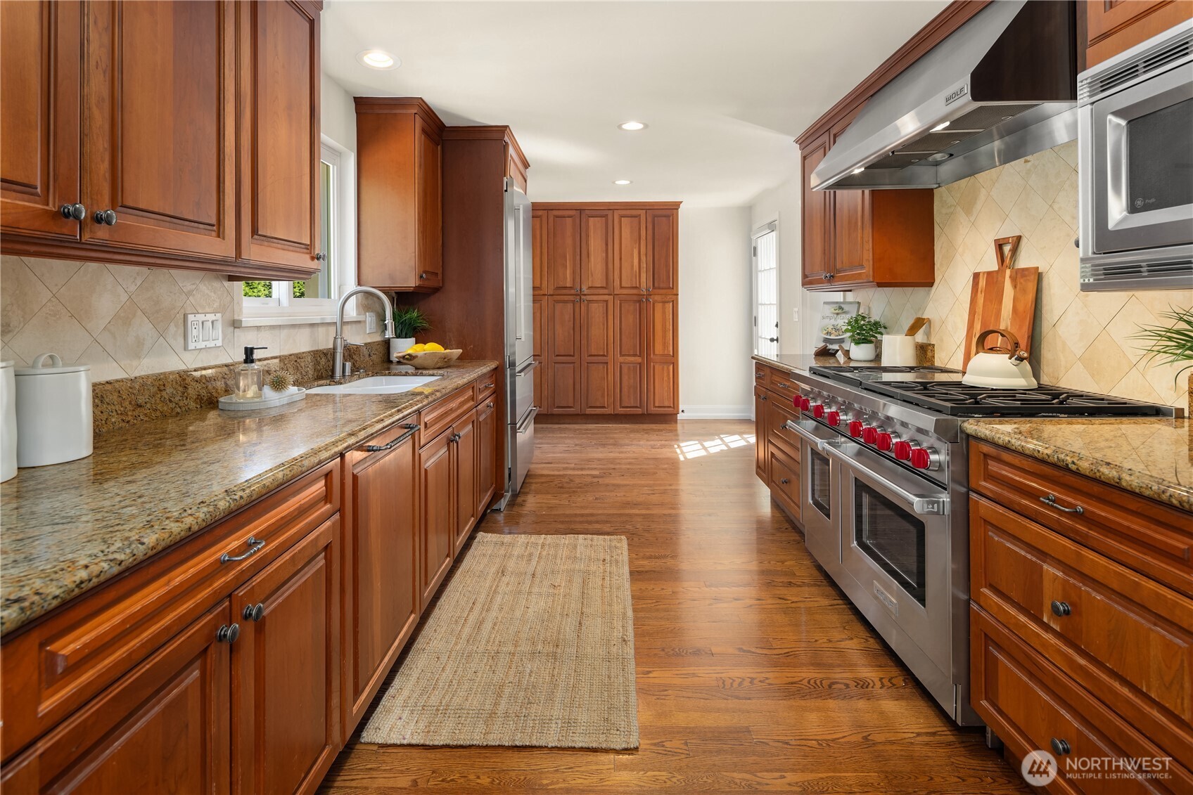 3920 W Barrett Street , Seattle, WA 98199