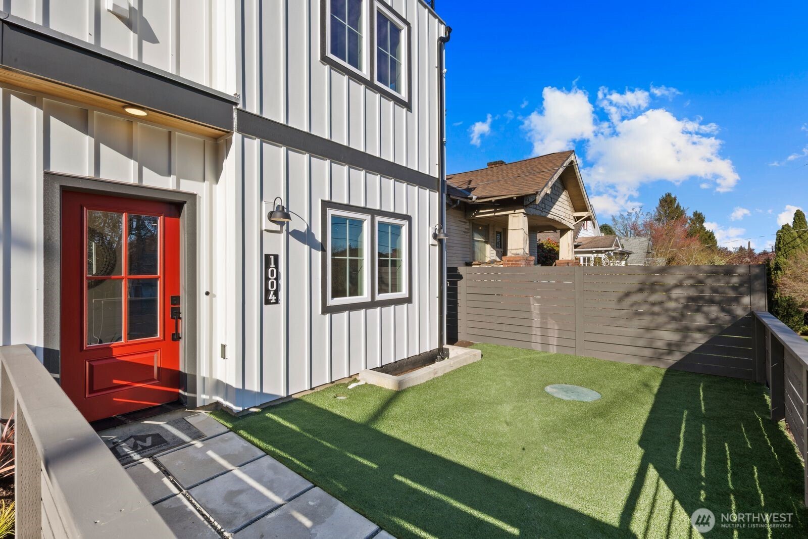 1004 N 48th Street , Seattle, WA 98103