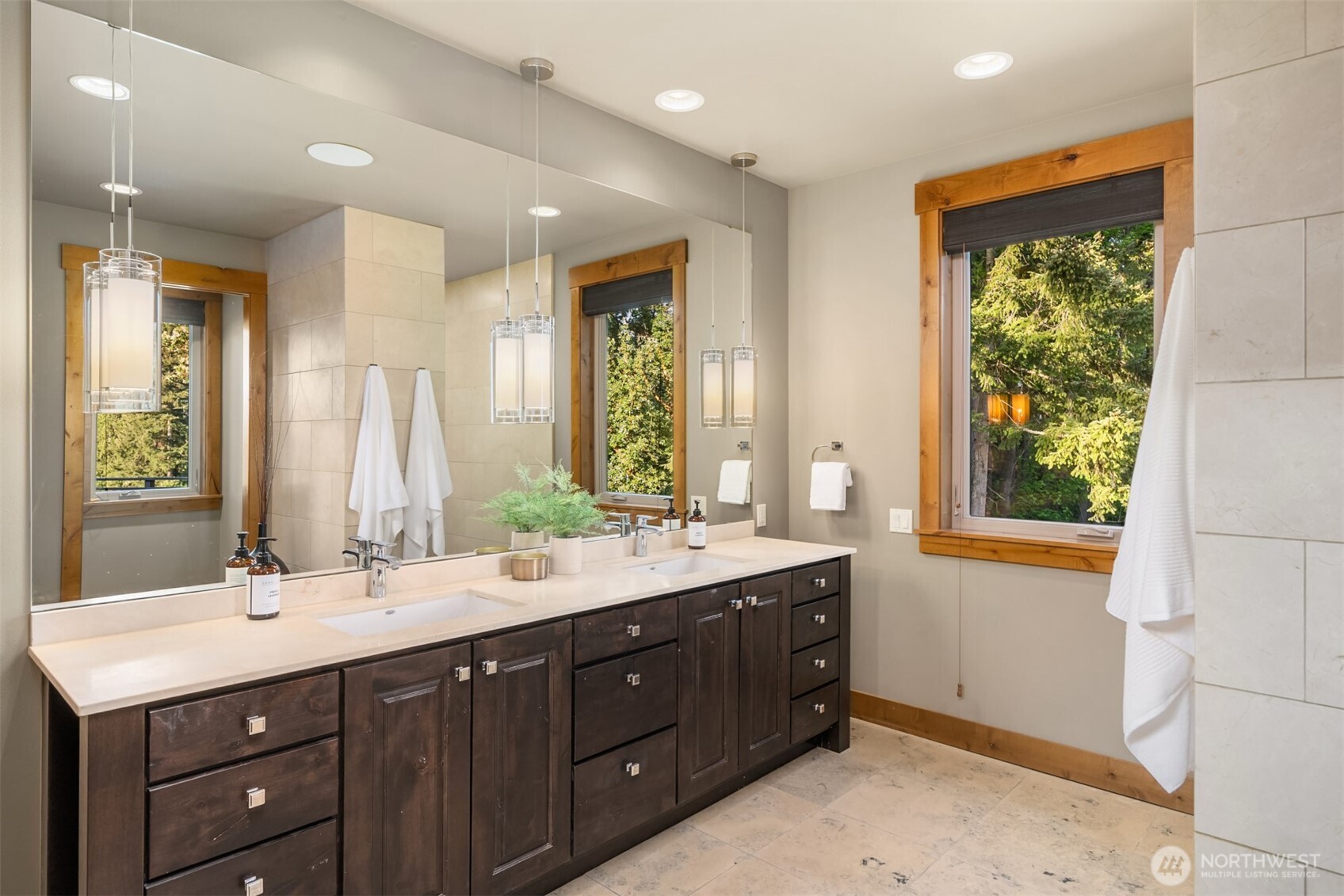 26868 Sunnyview Lane NE, Kingston, WA 98346