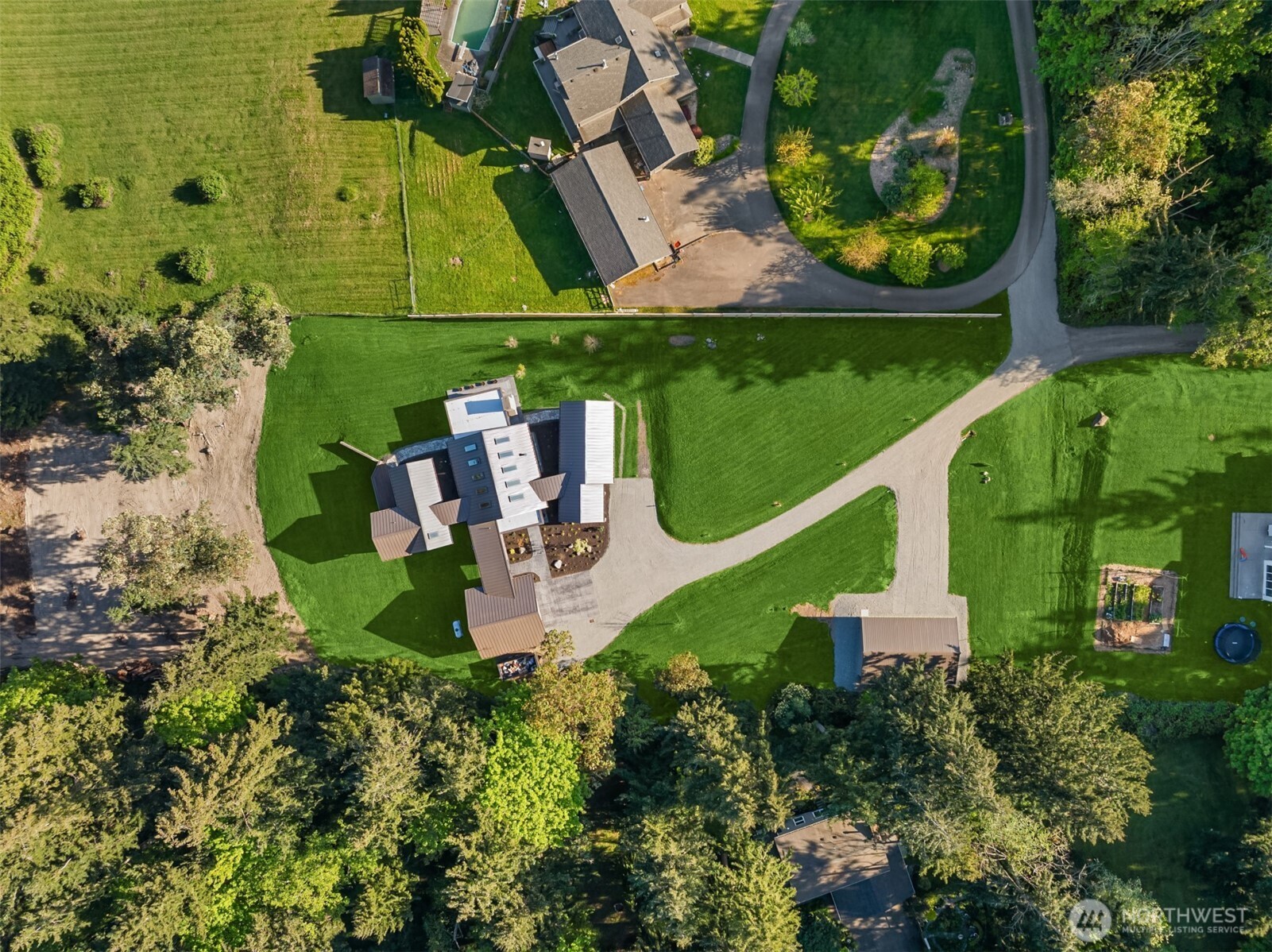26868 Sunnyview Lane NE, Kingston, WA 98346
