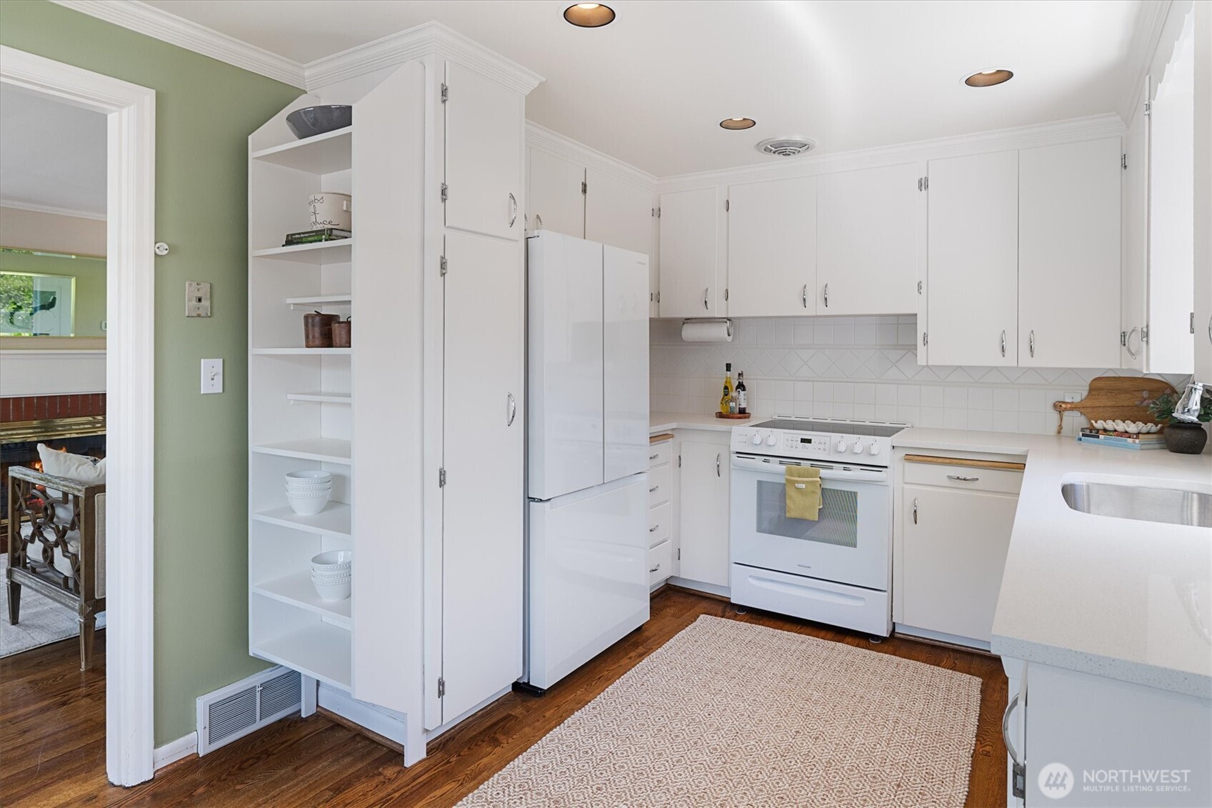 4550 47th Avenue NE, Seattle, WA 98105